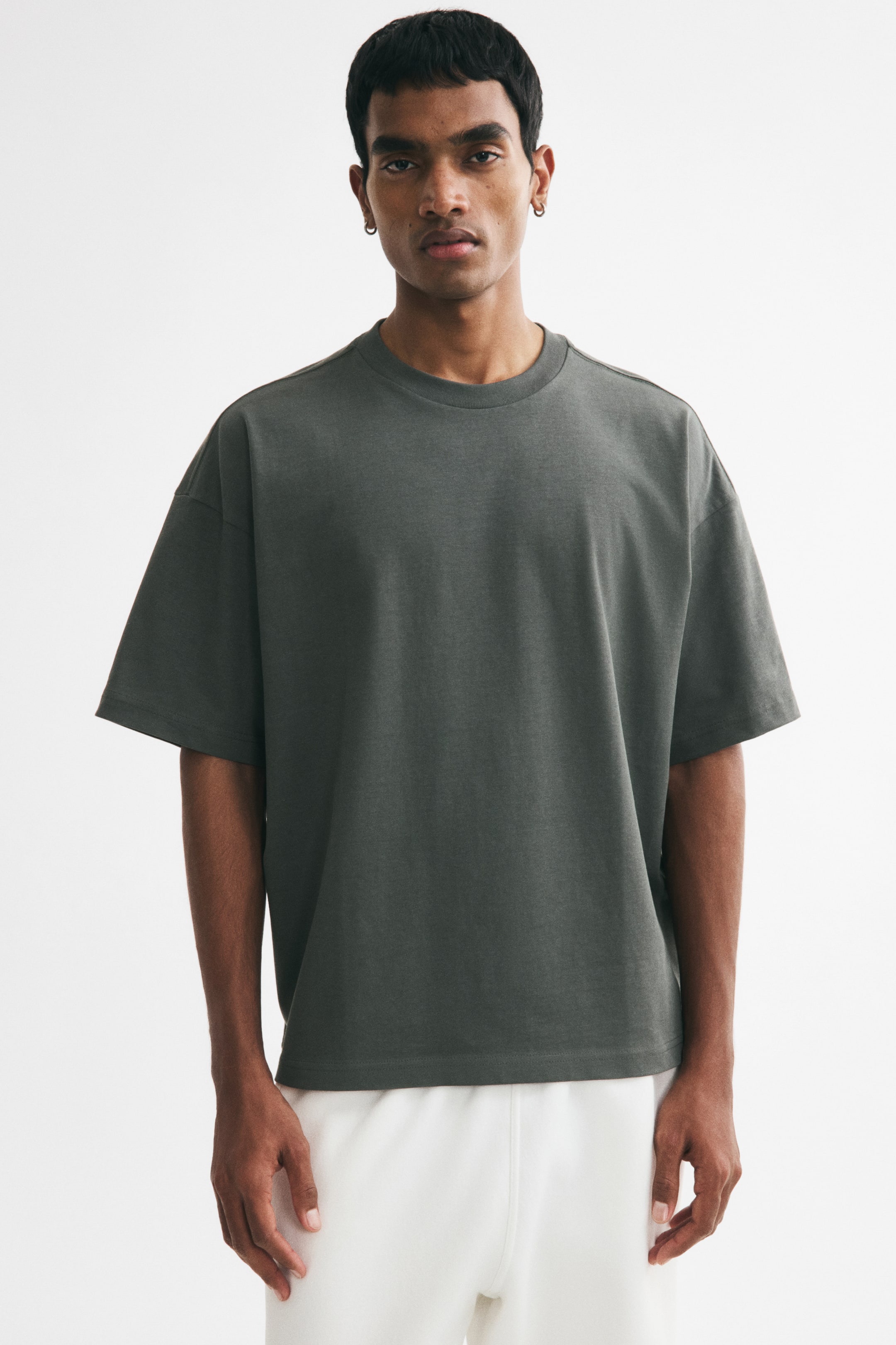 View larger image: Oversized Fit Cotton T-shirt - Dark khaki green - Men | H&M IN 1