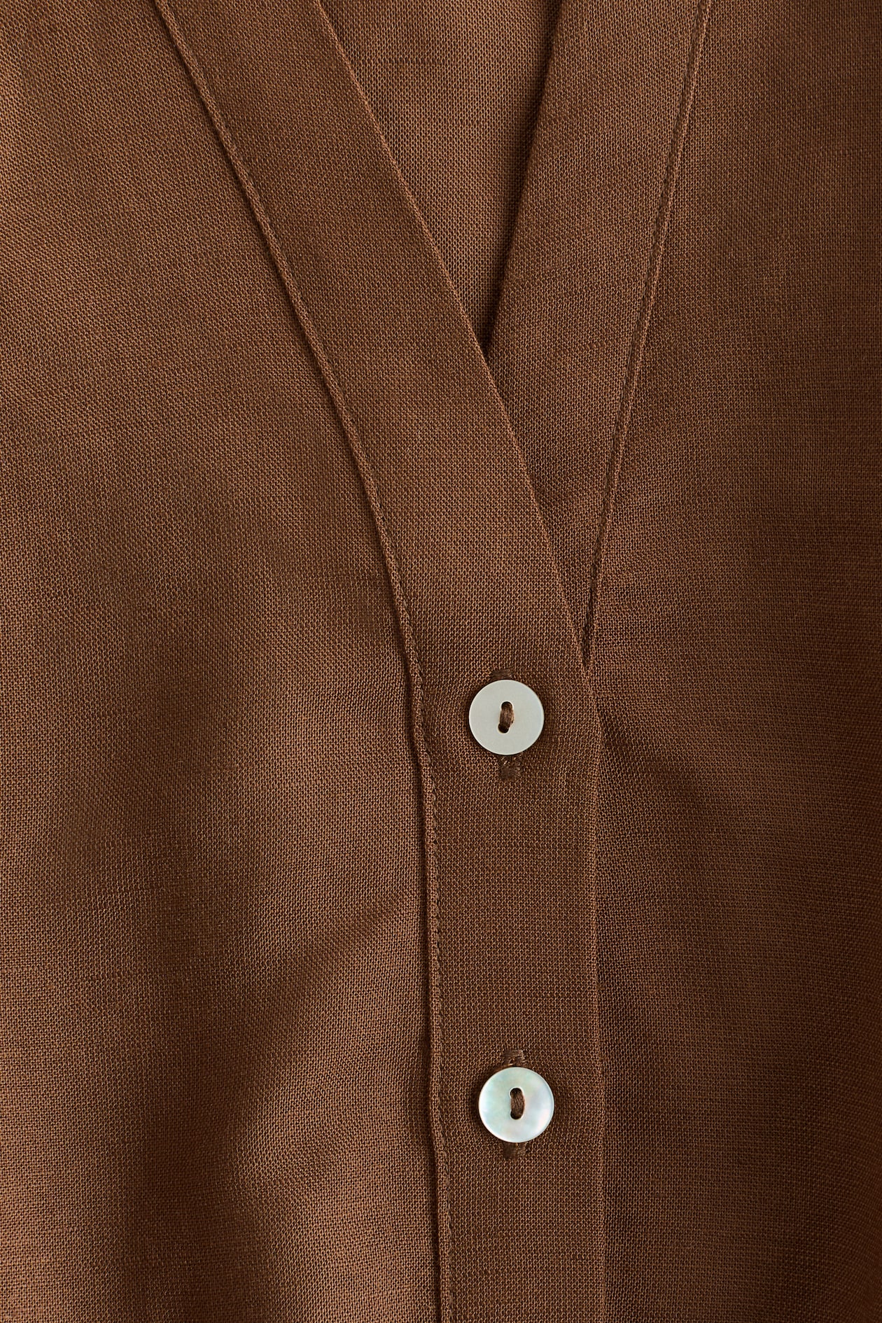 Sleeveless Linen-Blend Shirt - image 4