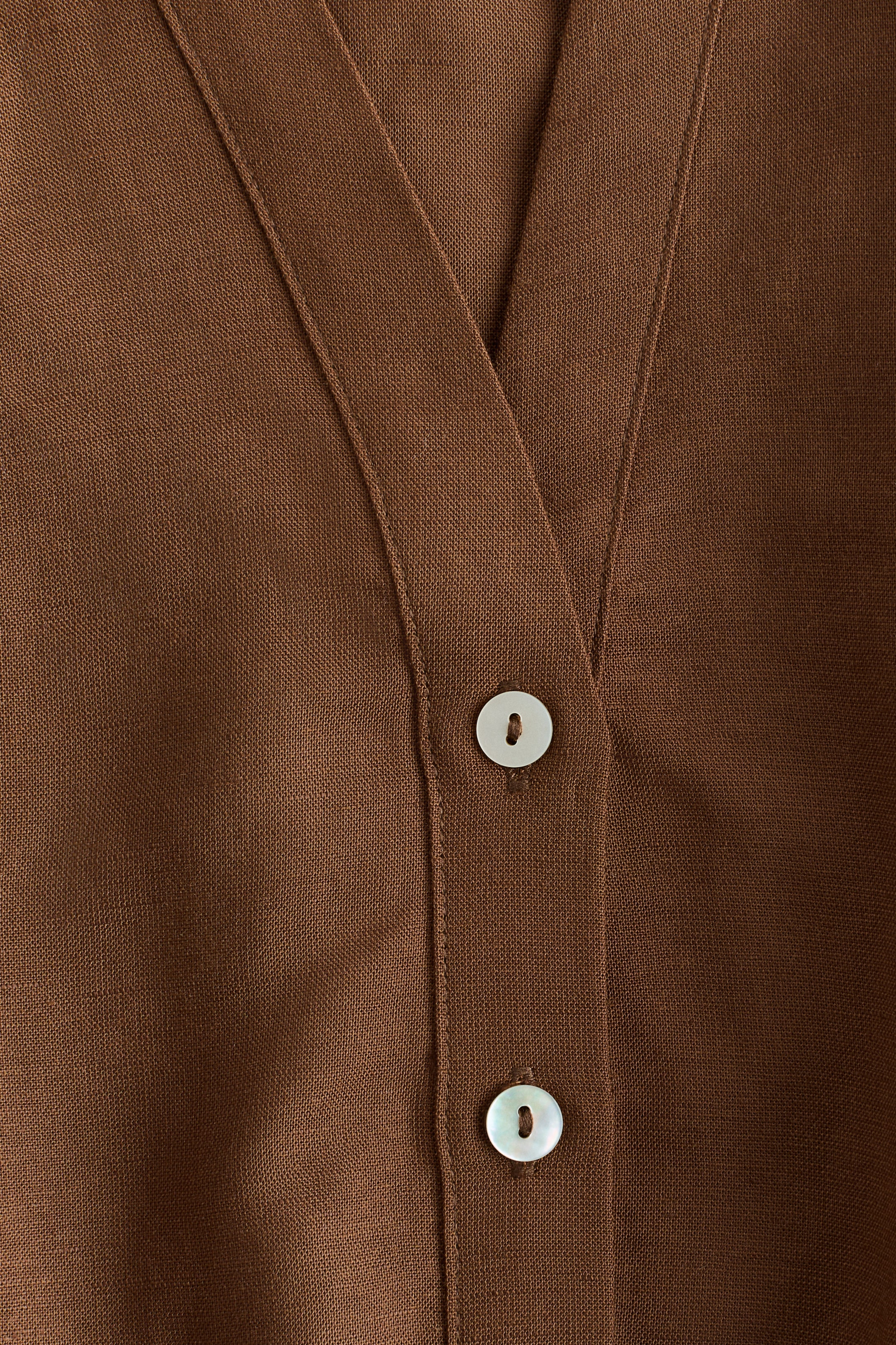 Sleeveless Linen-Blend Shirt