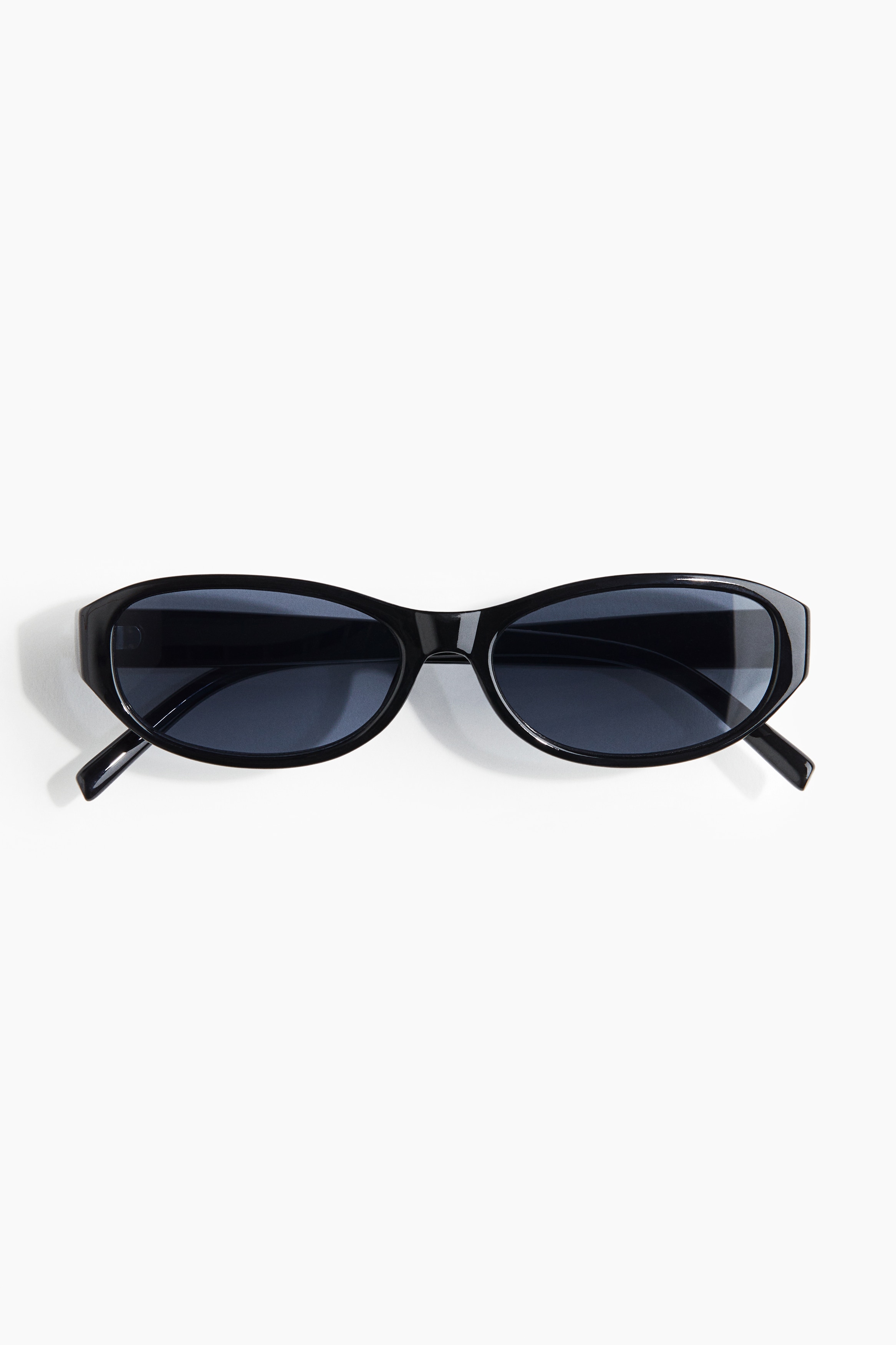 Oval Sunglasses - Black