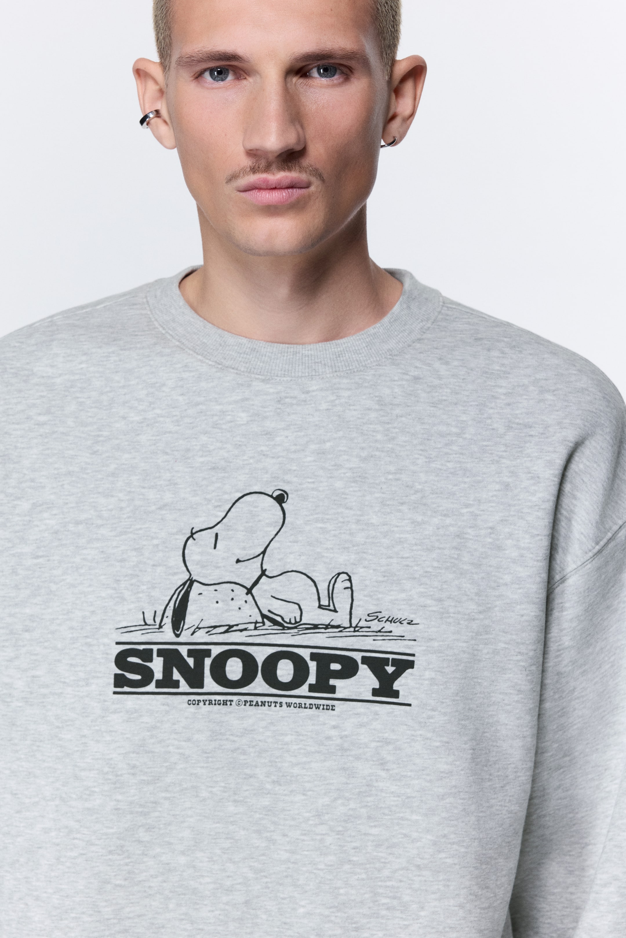 Grotere afbeelding bekijken: Sweater Loose Fit - Grijs gemêleerd/Snoopy - HEREN | H&M BE 2