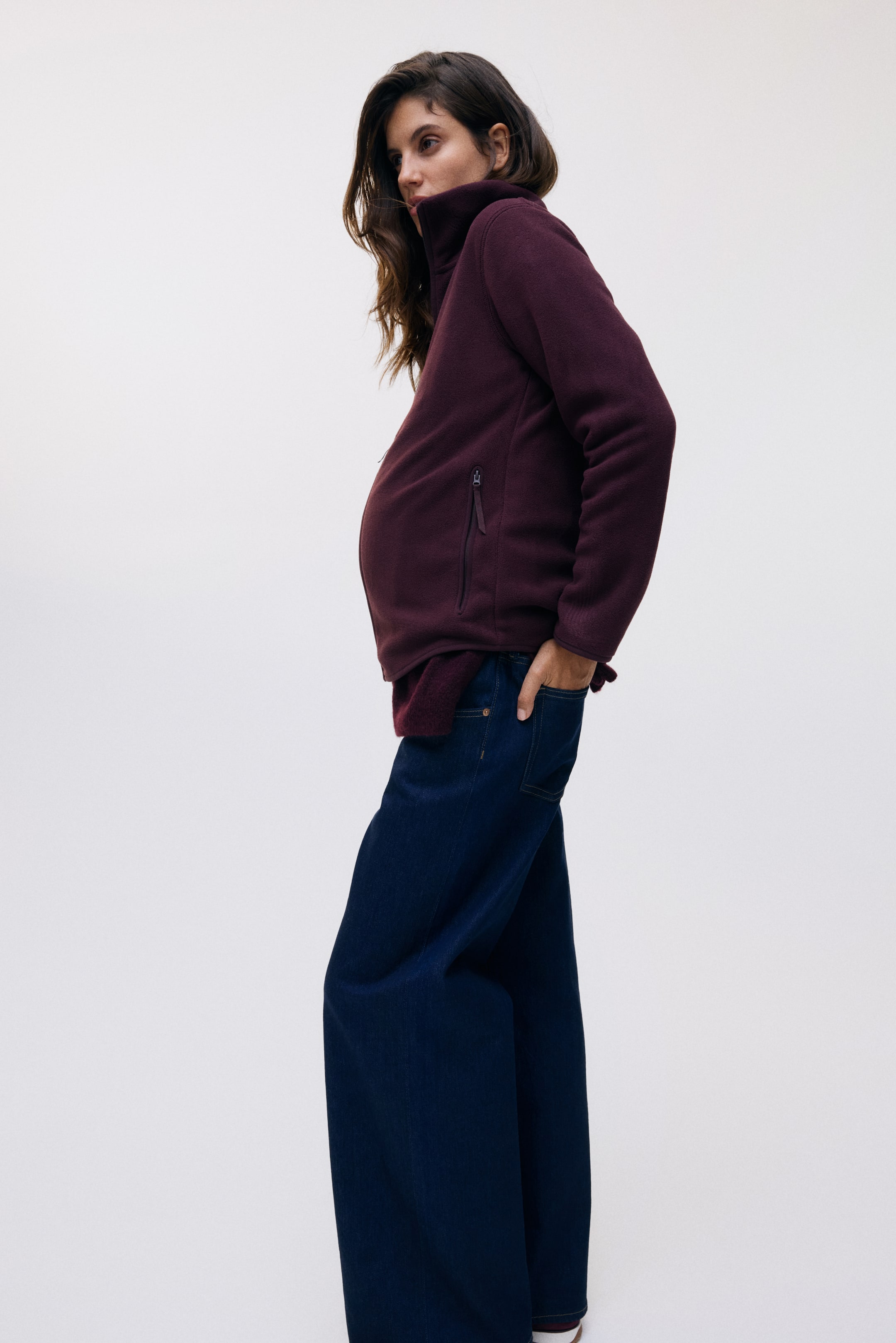 Ampliar la imagen: MAMA Before & After Babywearing fleece jacket - Burgundy - Ladies | H&M MX 4