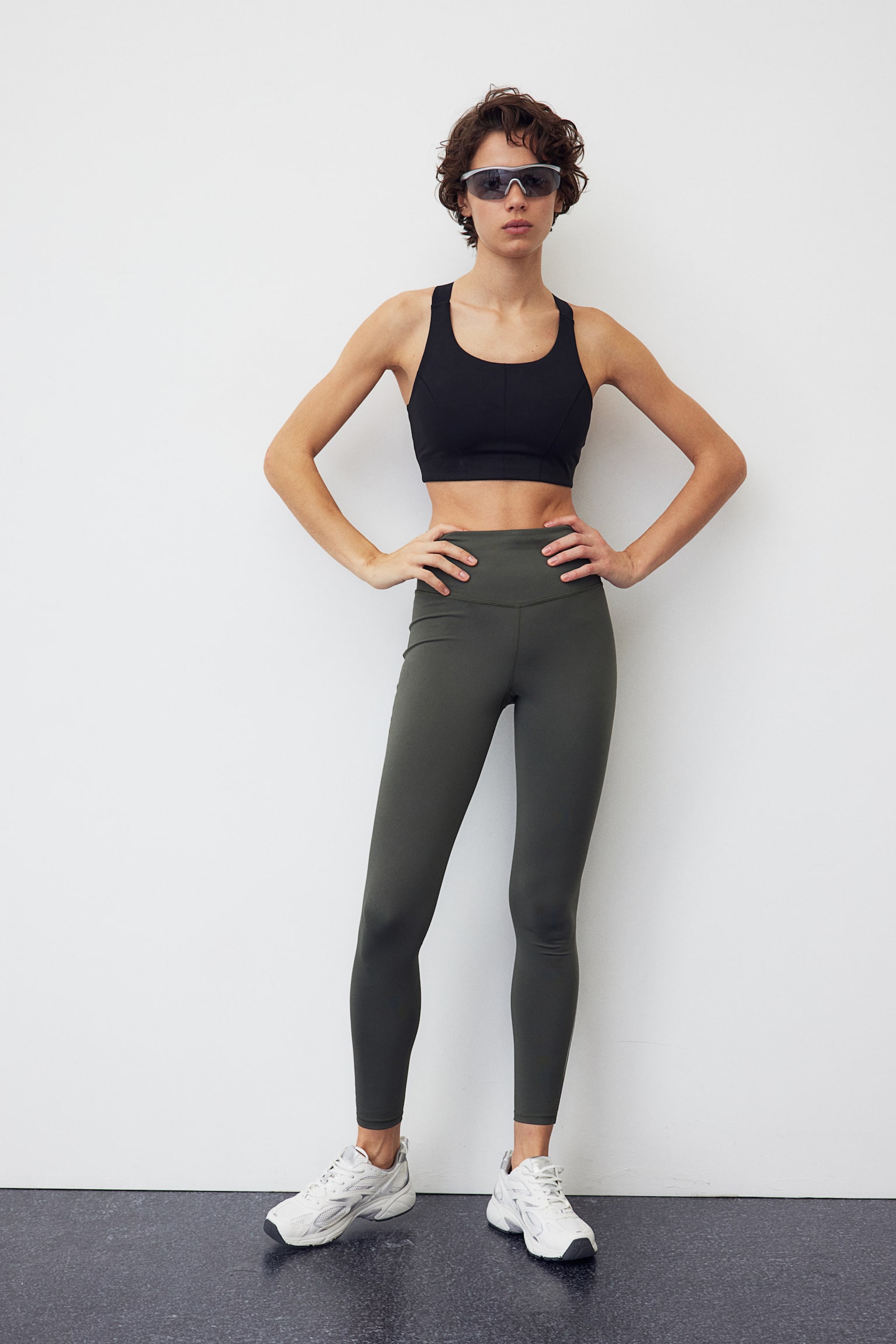 Running Leggings In DryMove™ - Dark khaki green/Black - 1