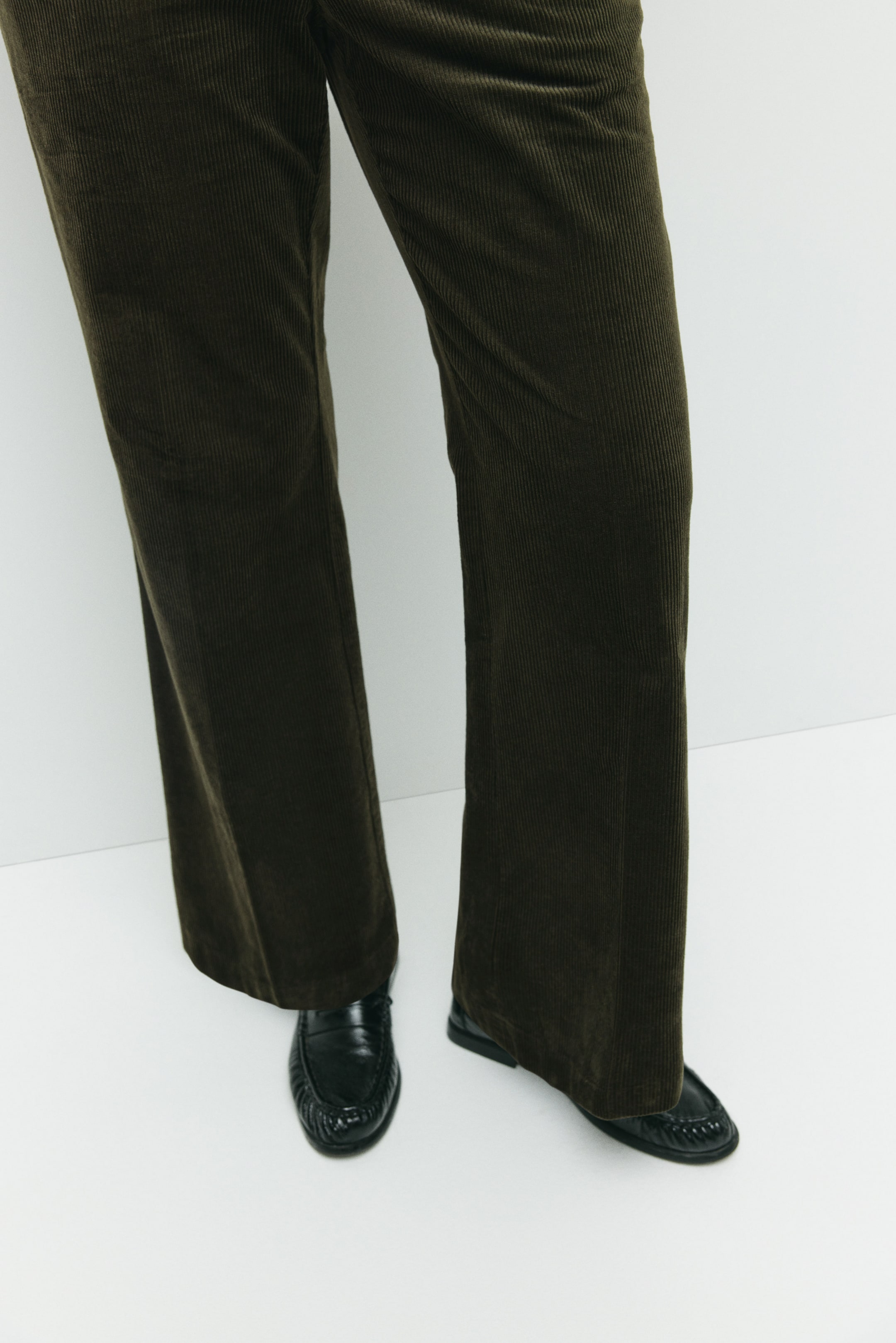 View larger image: MAMA Flared corduroy trousers - Khaki green - Ladies | H&M IE 3