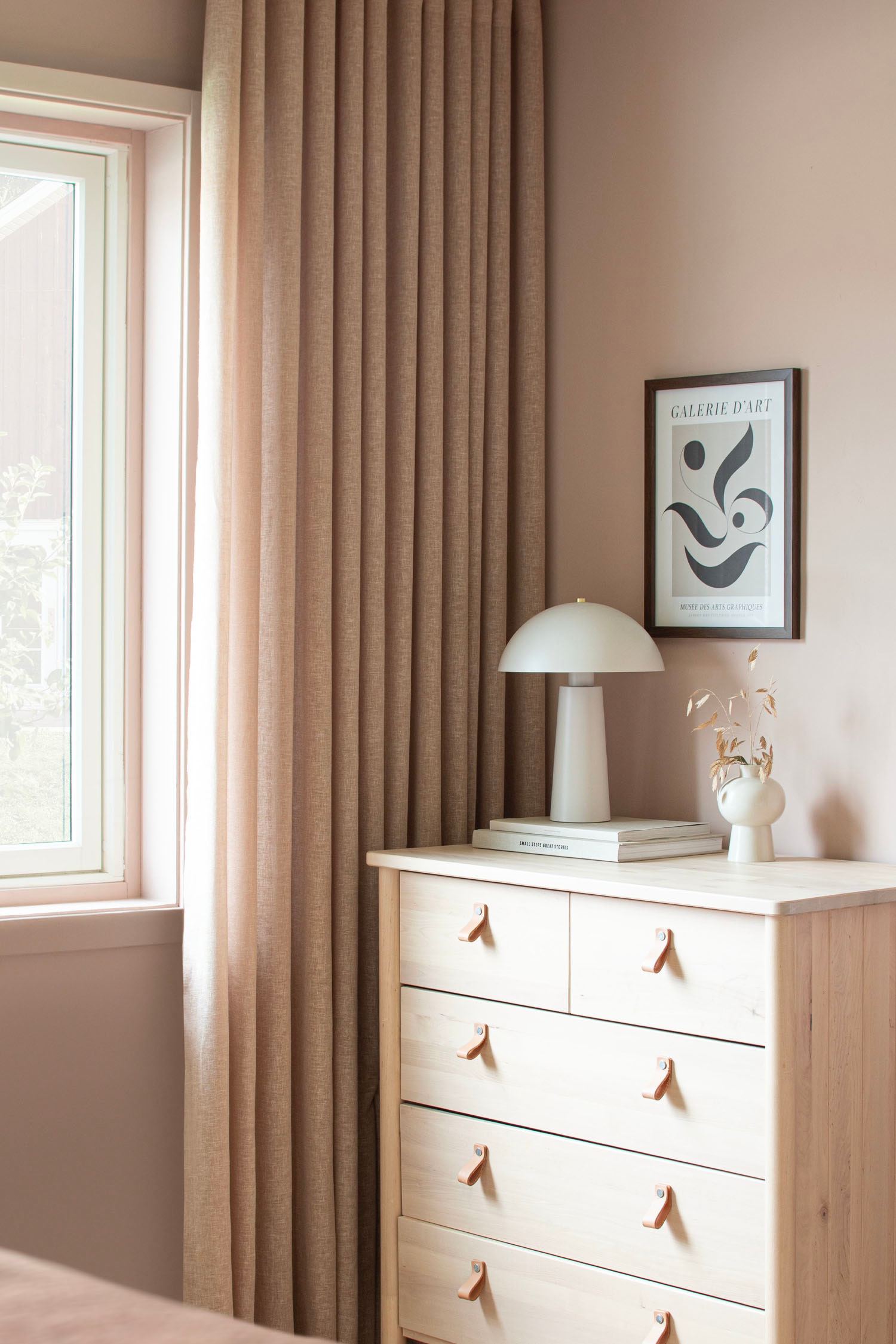 1-kpl Leveä Verho Saga - Nougat/Valkoinen/Sinapinkeltainen/Beige/Harmaa/Sininen/Greige