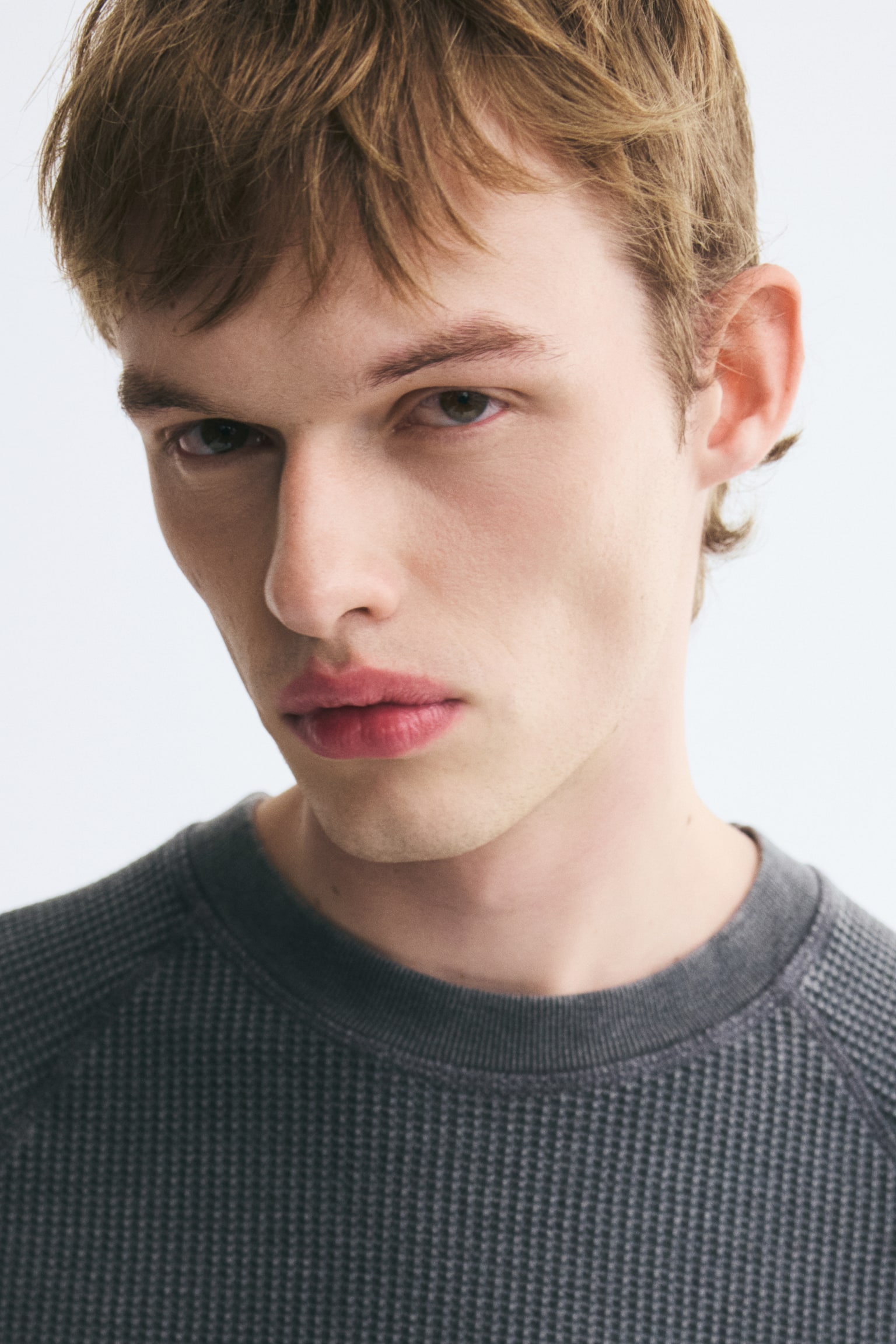 Мужская рубашка H&M Regular-Fit Waffled, цвет: Тёмный серый — фото 4
