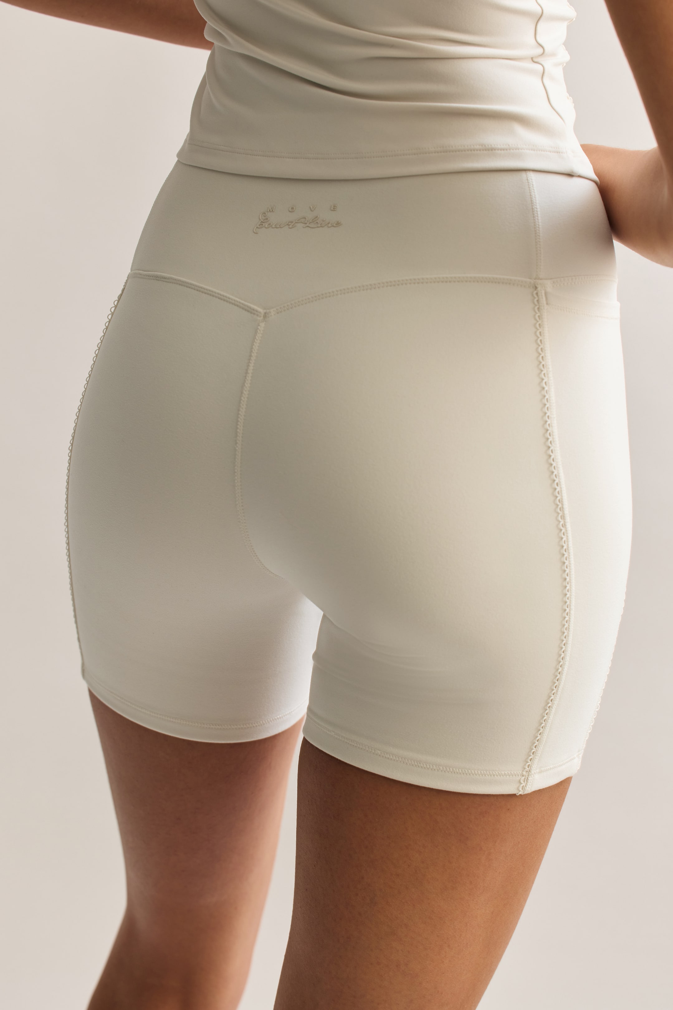 Pocket biker shorts with SoftMove™