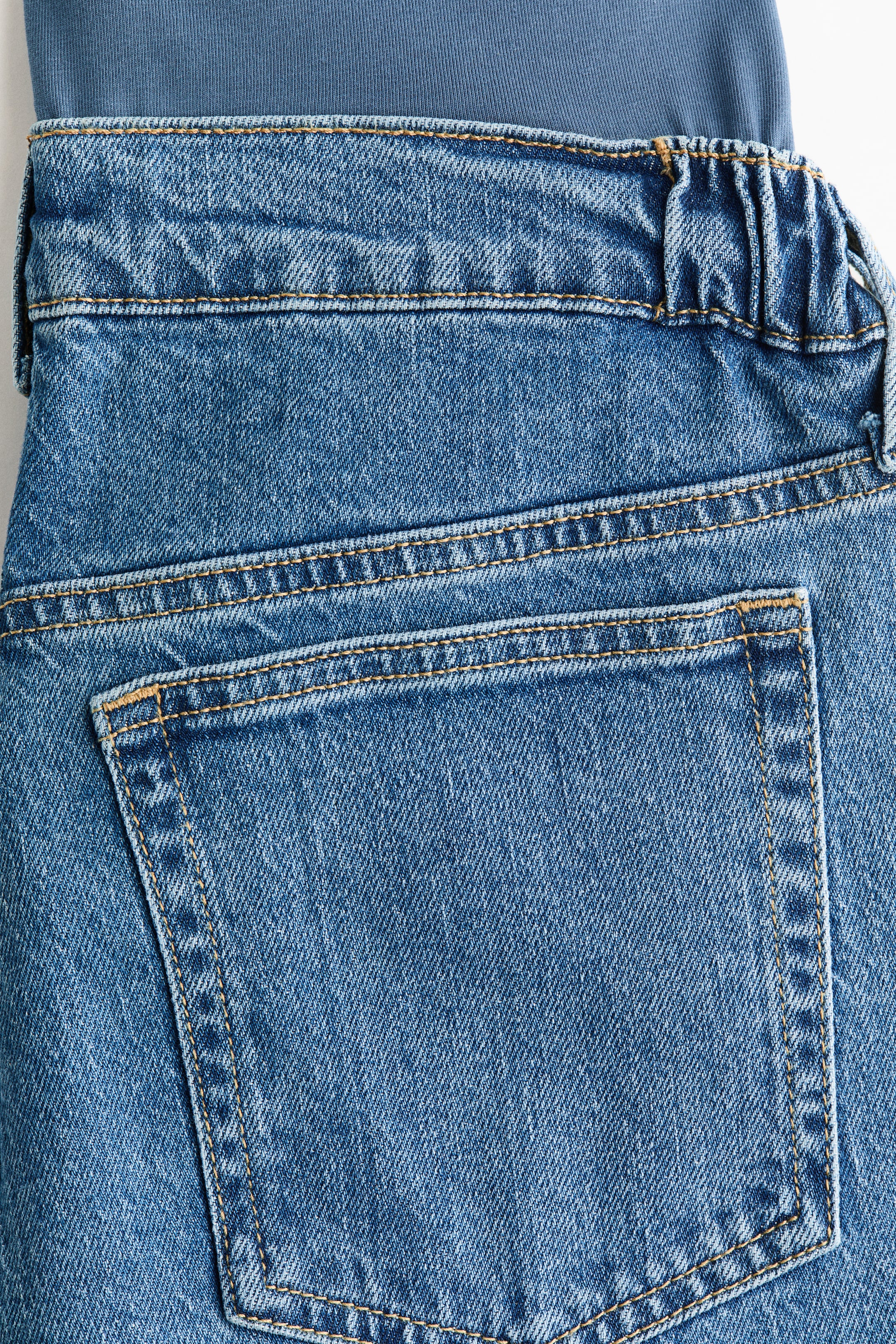 Женские джинсы H&M MAMA Wide Jeans — фото 4