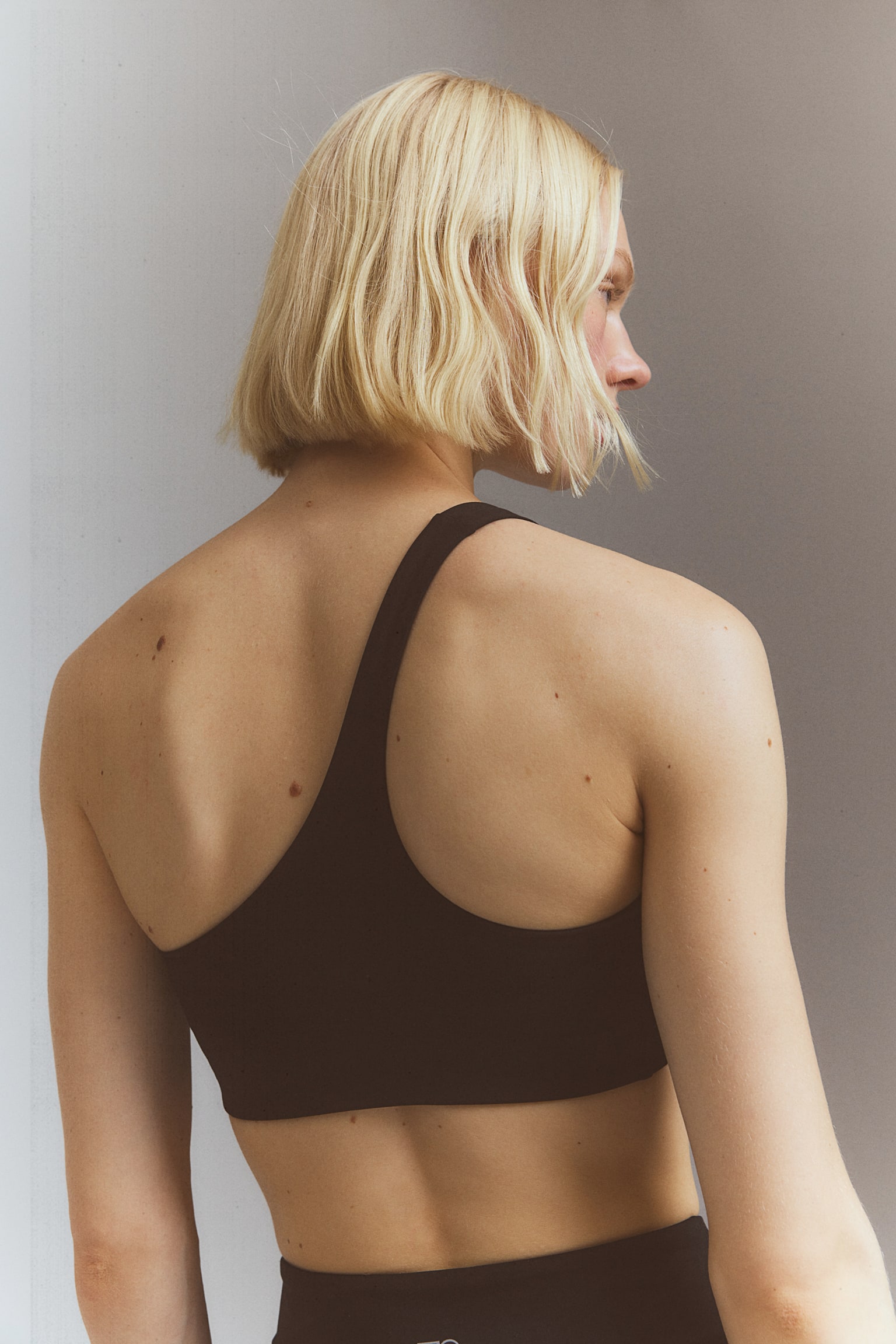 Asymmetrical Light Support Sports Bra In DryMove™ - Black - 4