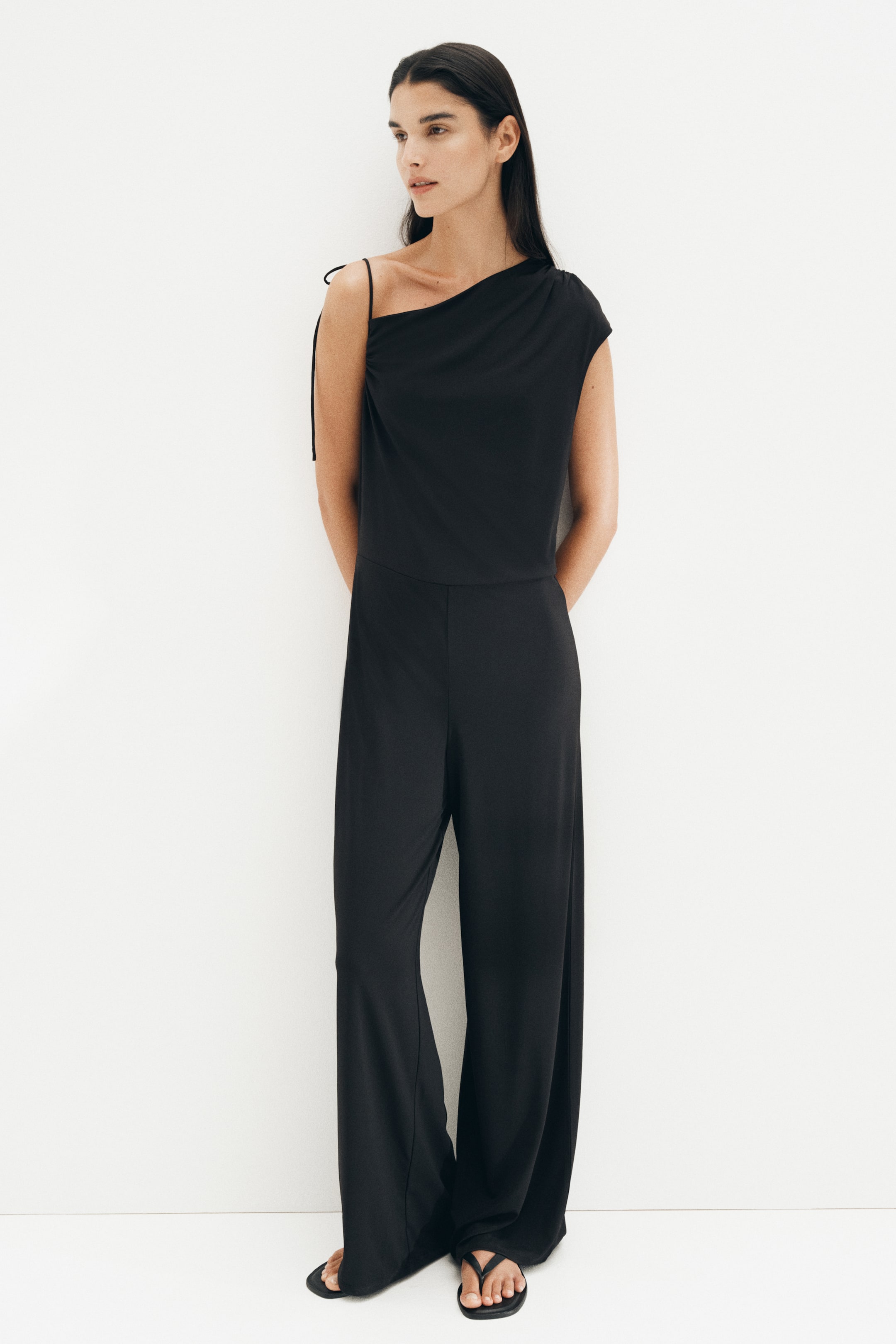 Женские комбинезоны H&M Asymmetric Jersey Jumpsuit — фото 4