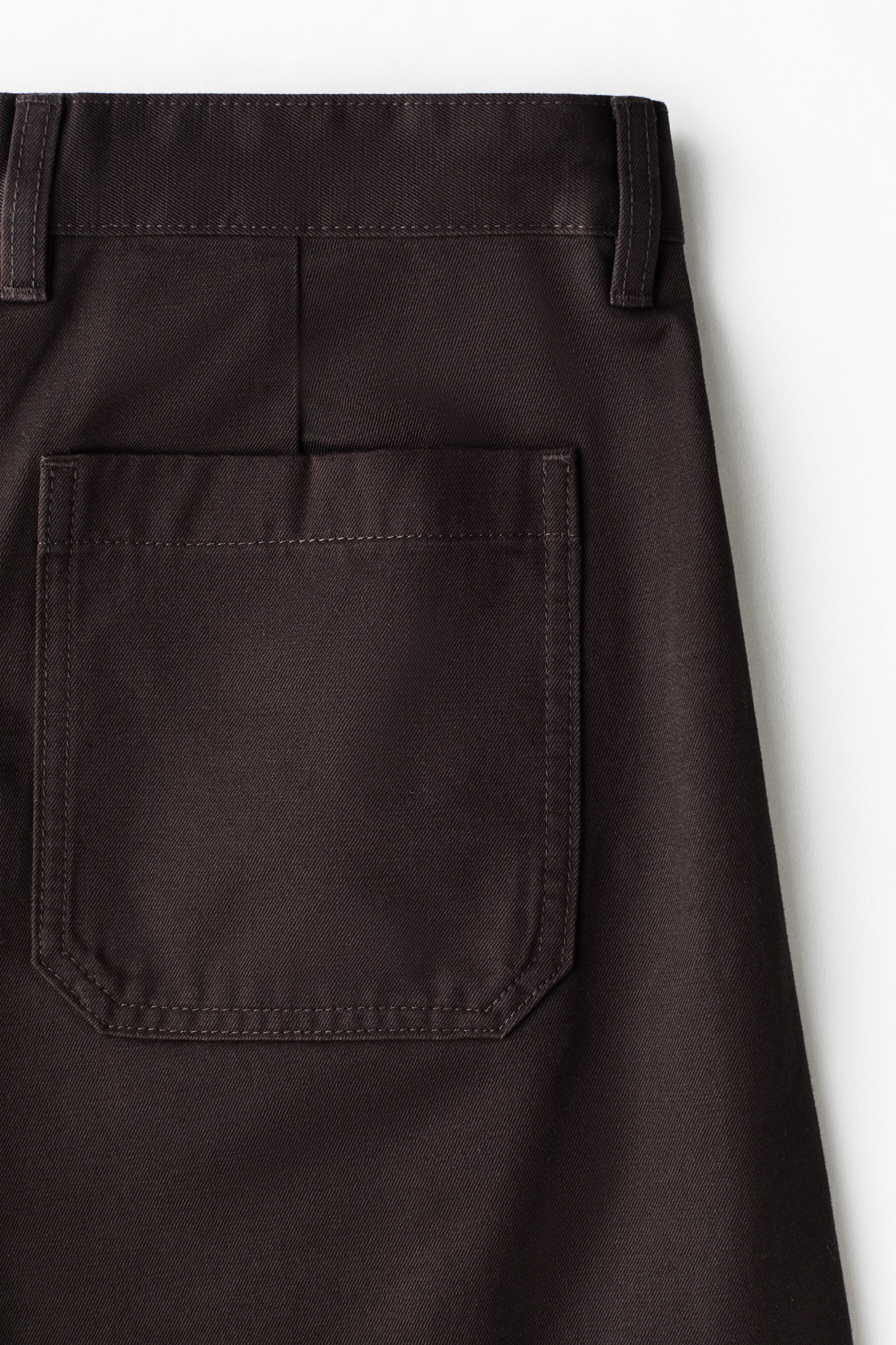 Relaxed-Fit Barrel-Leg Chinos