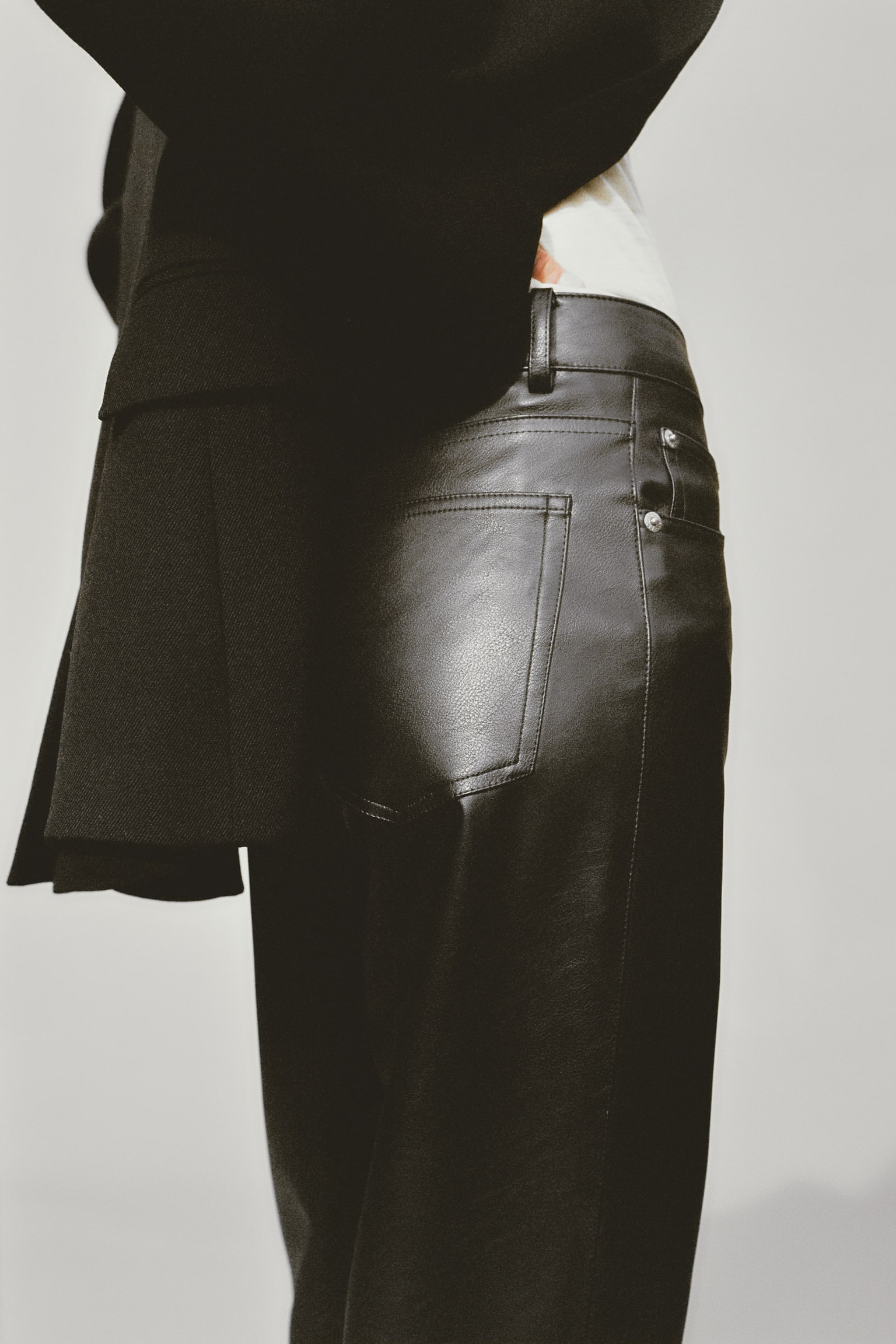 Straight coated trousers - Black - 3