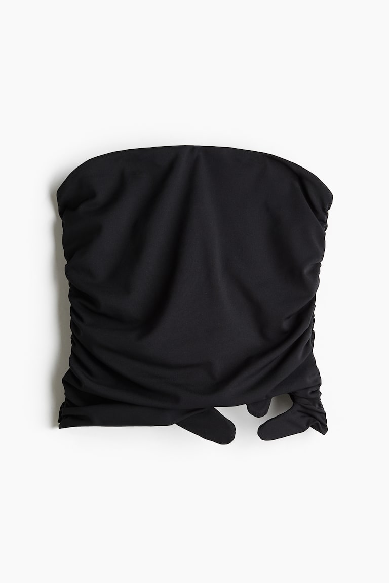 Bando top sa isečenim delom