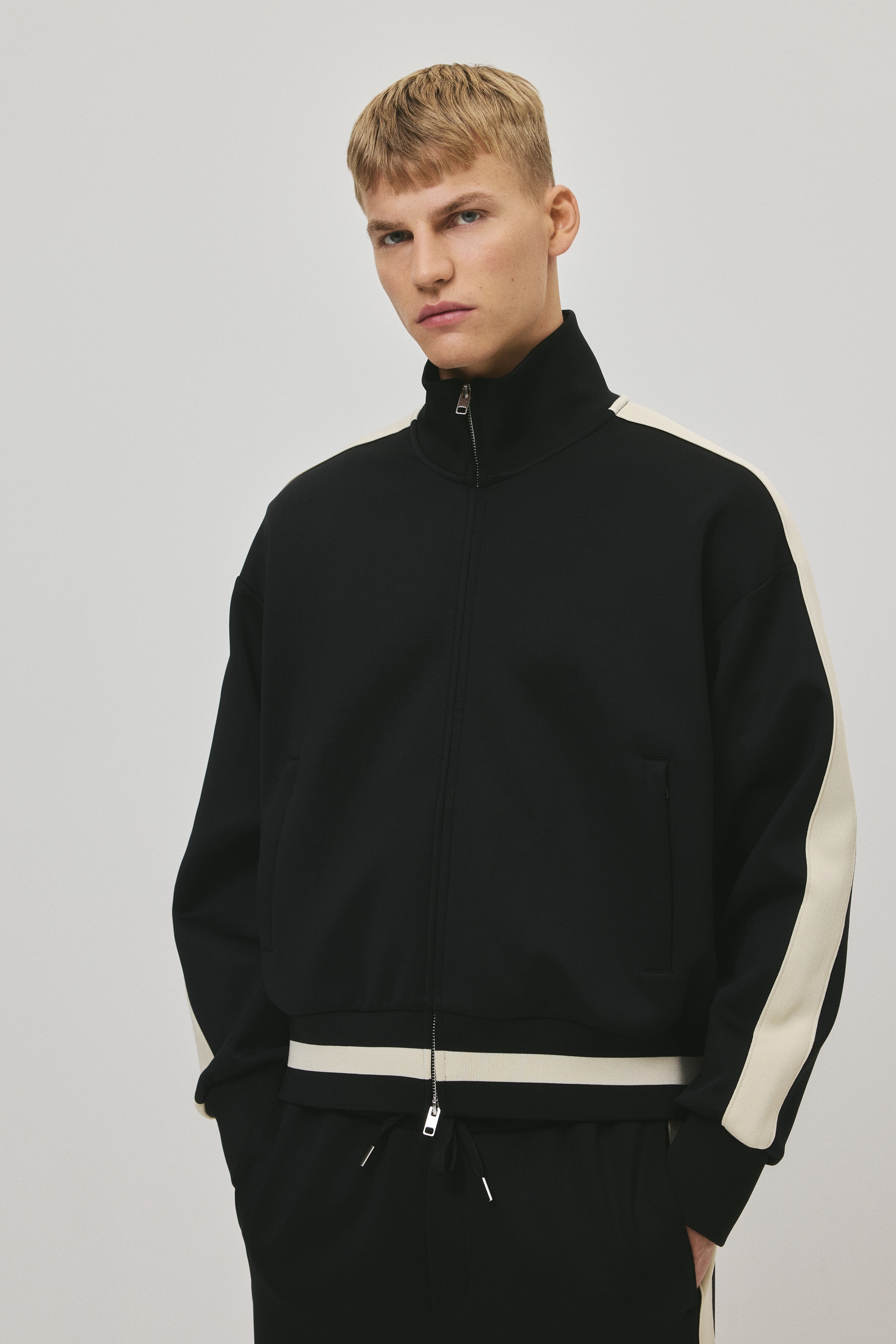 Loose Fit Track jacket with side stripes - Black/color block - Men