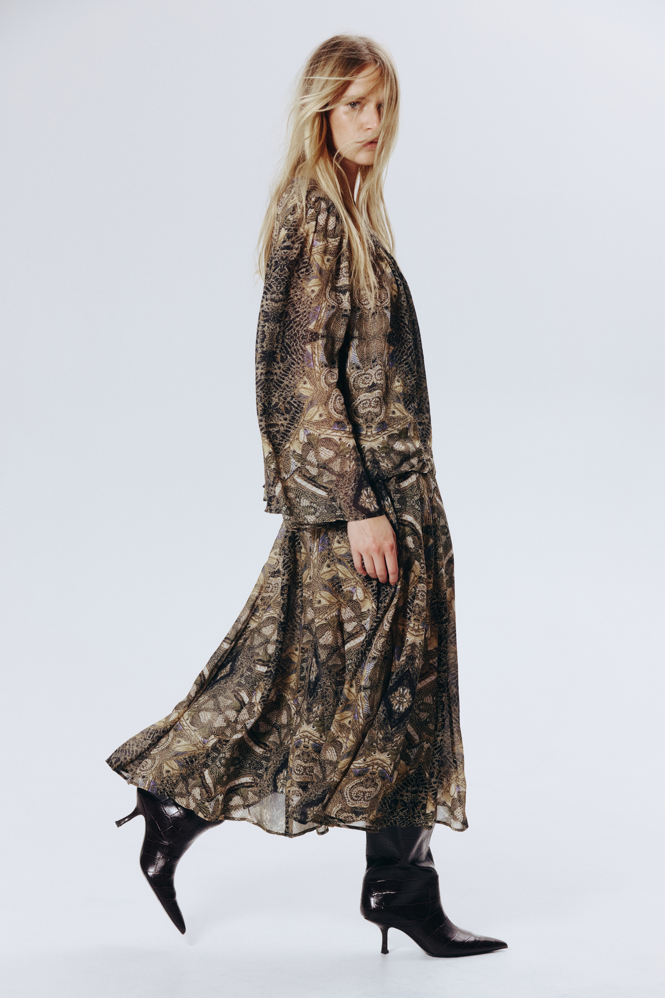 Godet-pleated skirt