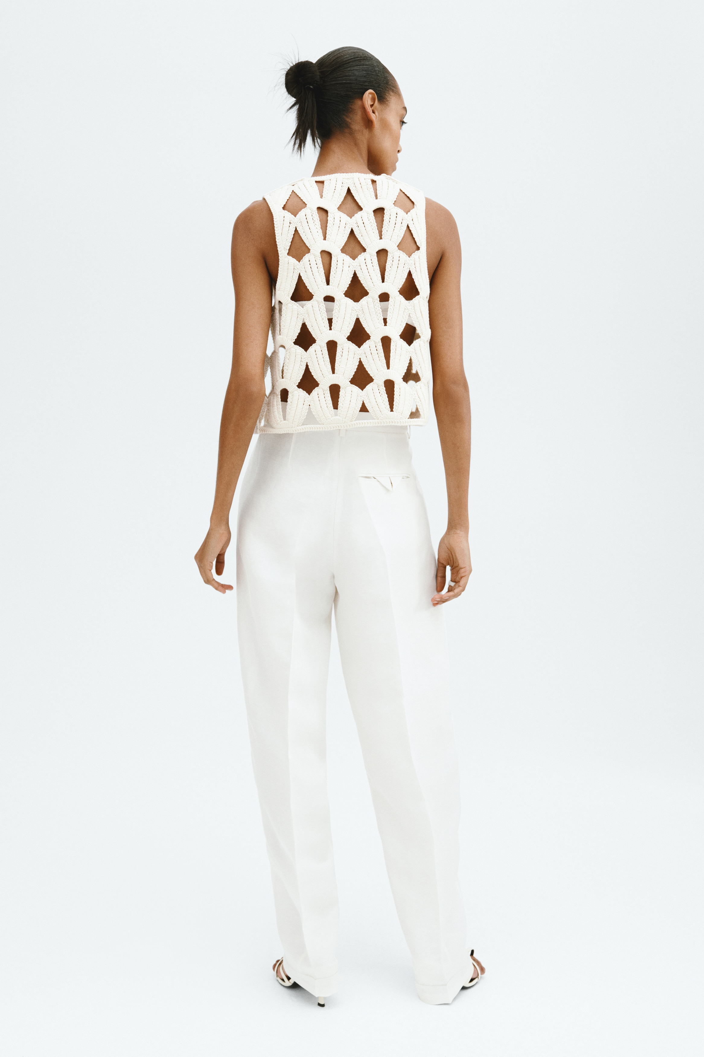 Crochet-look waistcoat