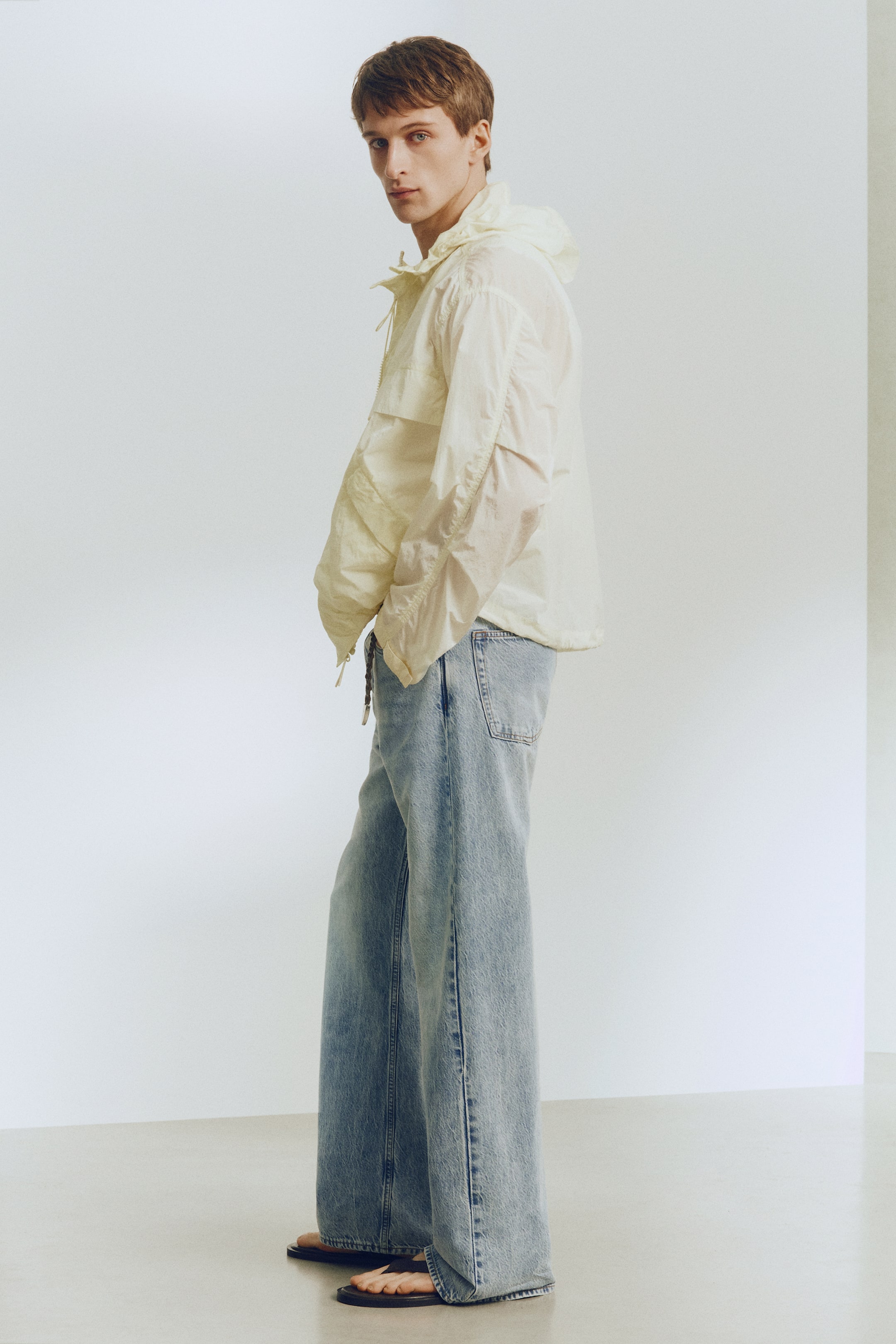 Jean détendu à jambes semi évasées