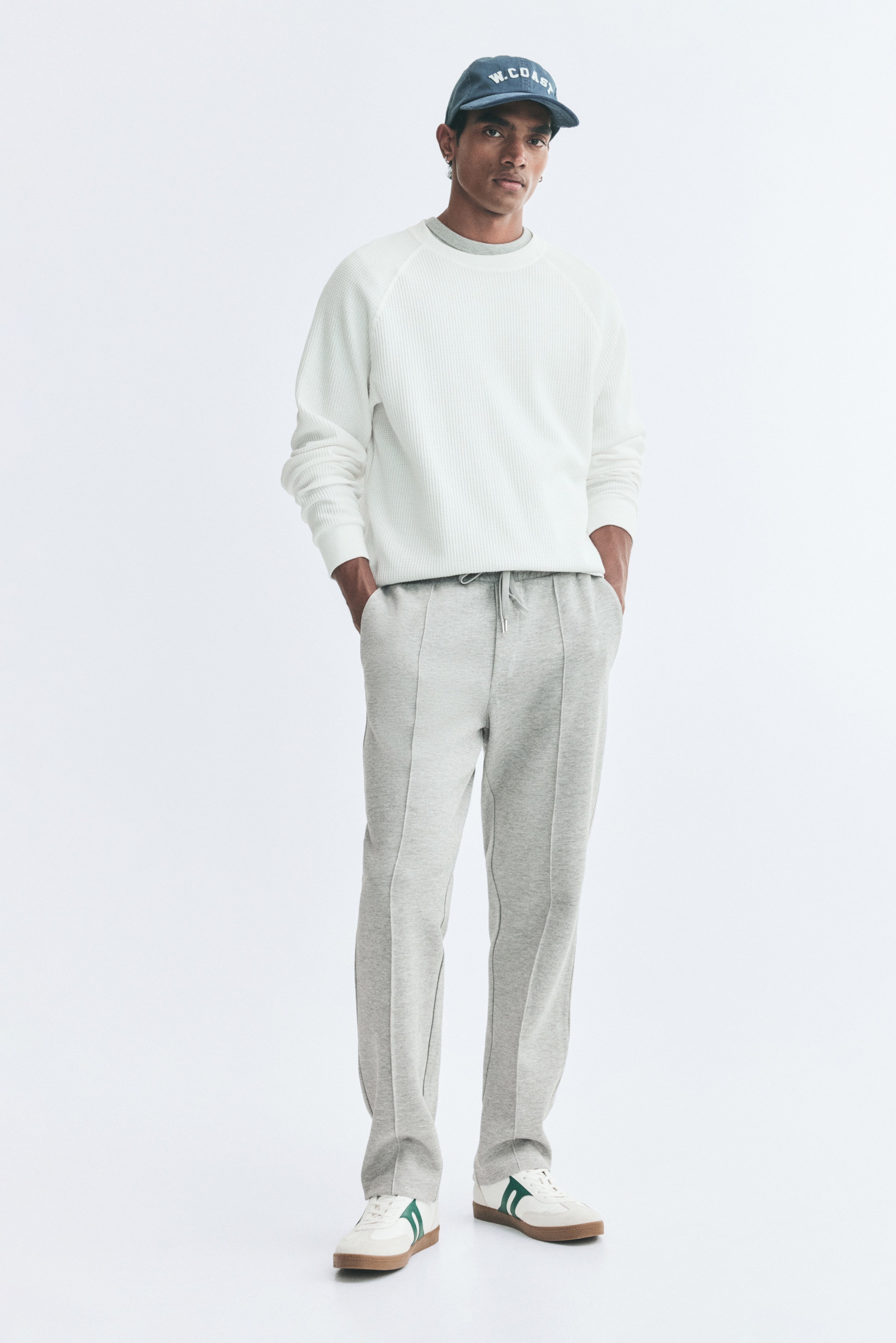 Joggers Regular Fit με τσάκιση μπροστά - Ανοιχτό γκρι μελανζέ/Μαύρο/Σκούρο χακί/Κρεμ