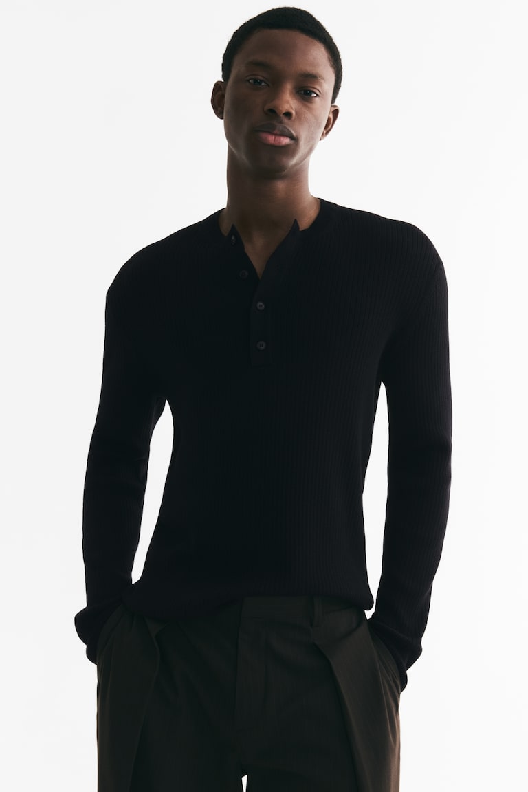 Rebrasta majica s Henli izrezom Slim Fit