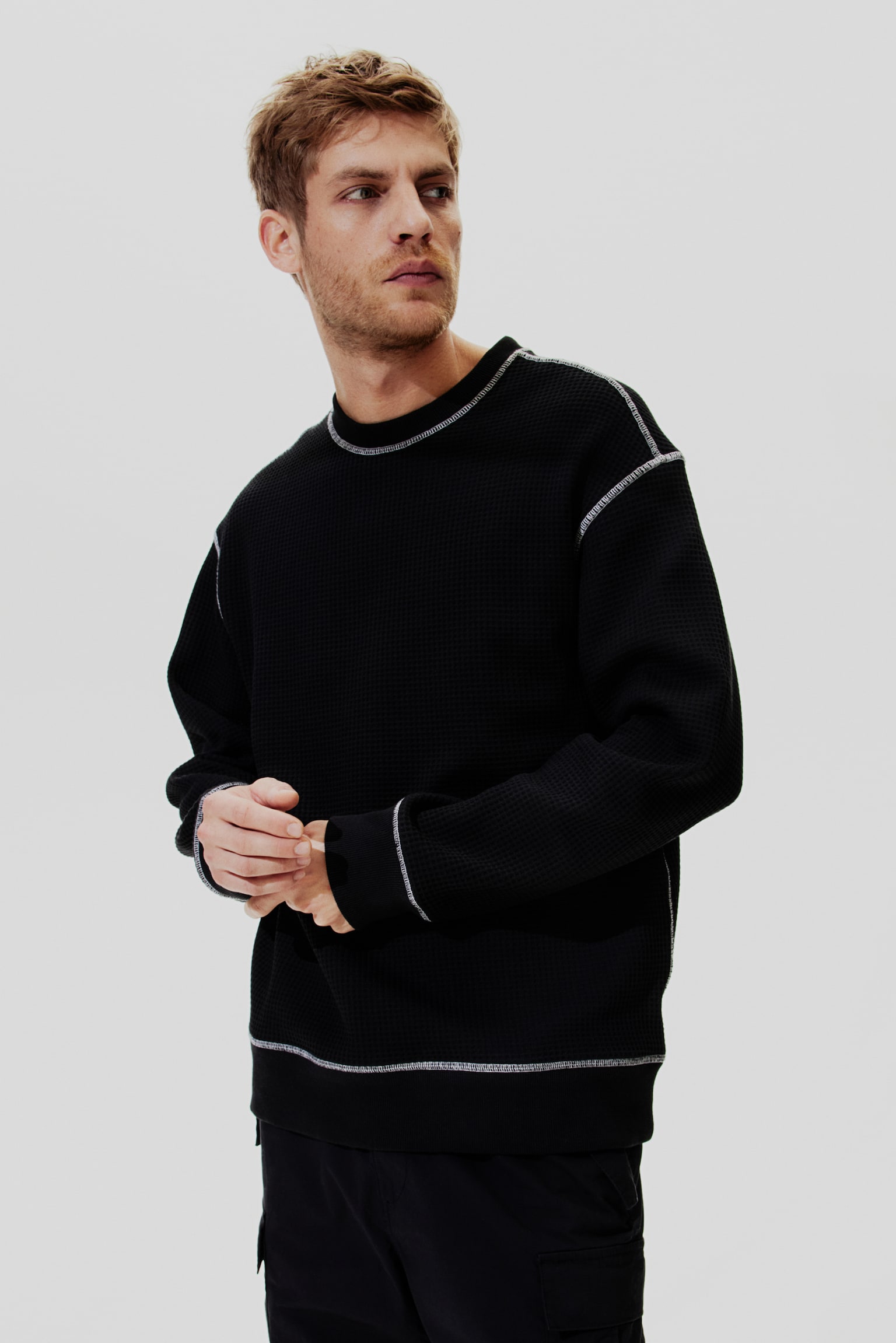 Loose Fit Waffled Sweater - Black/Light beige - 1