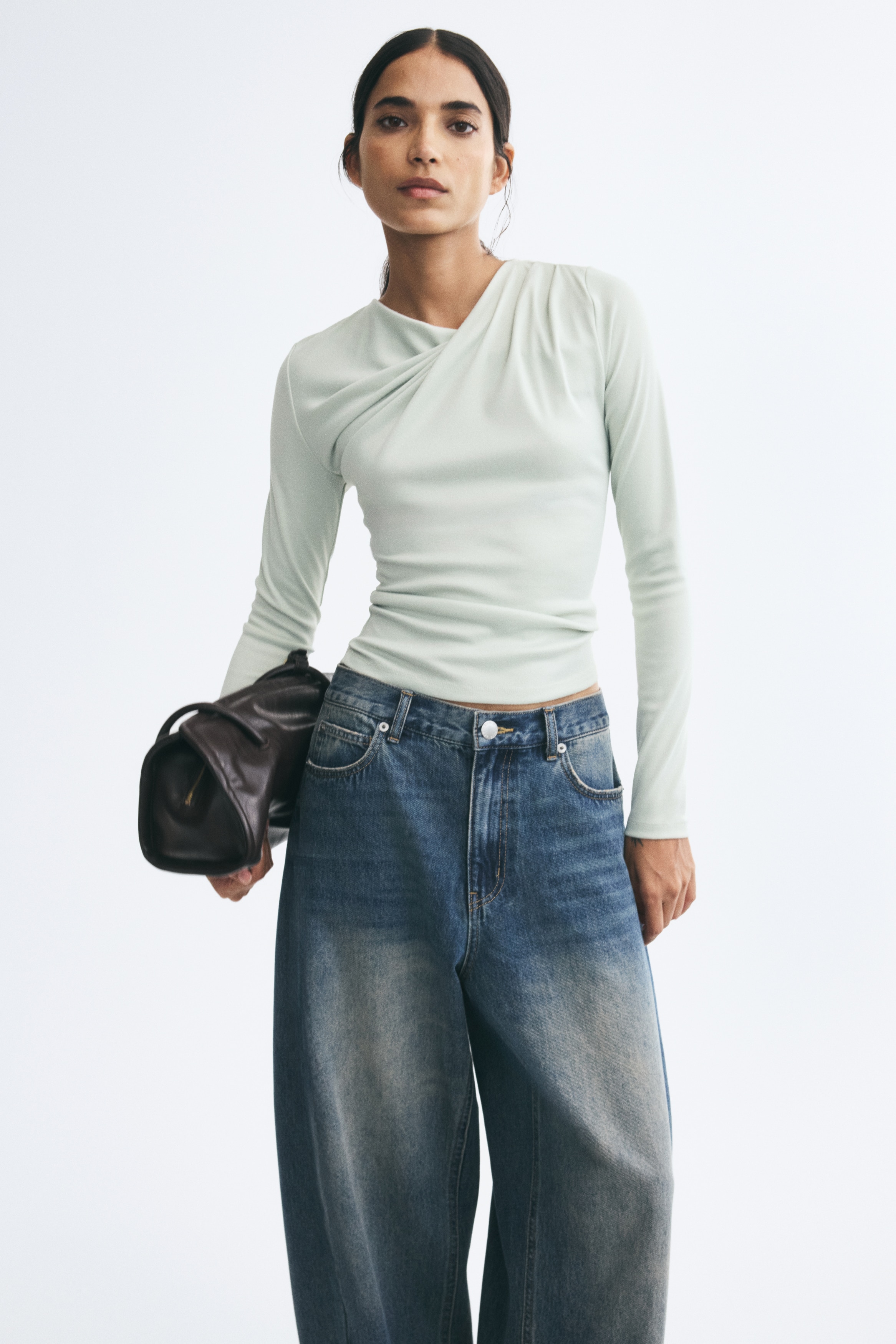 Draped asymmetric top - Light dusty green/Dark brown