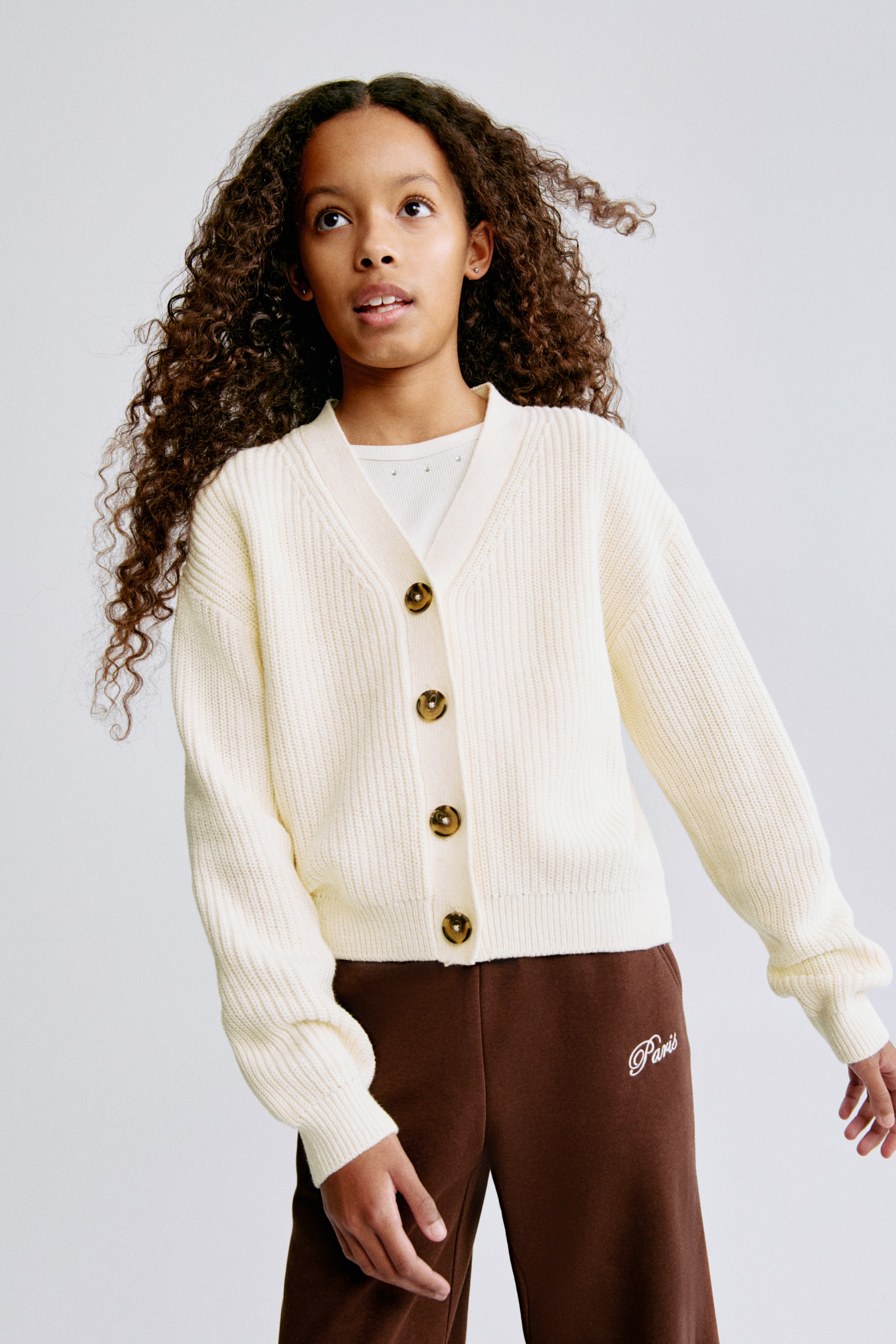 Visa större bild: Ribbstickad kofta - Crèmevit - BARN | H&M SE 3