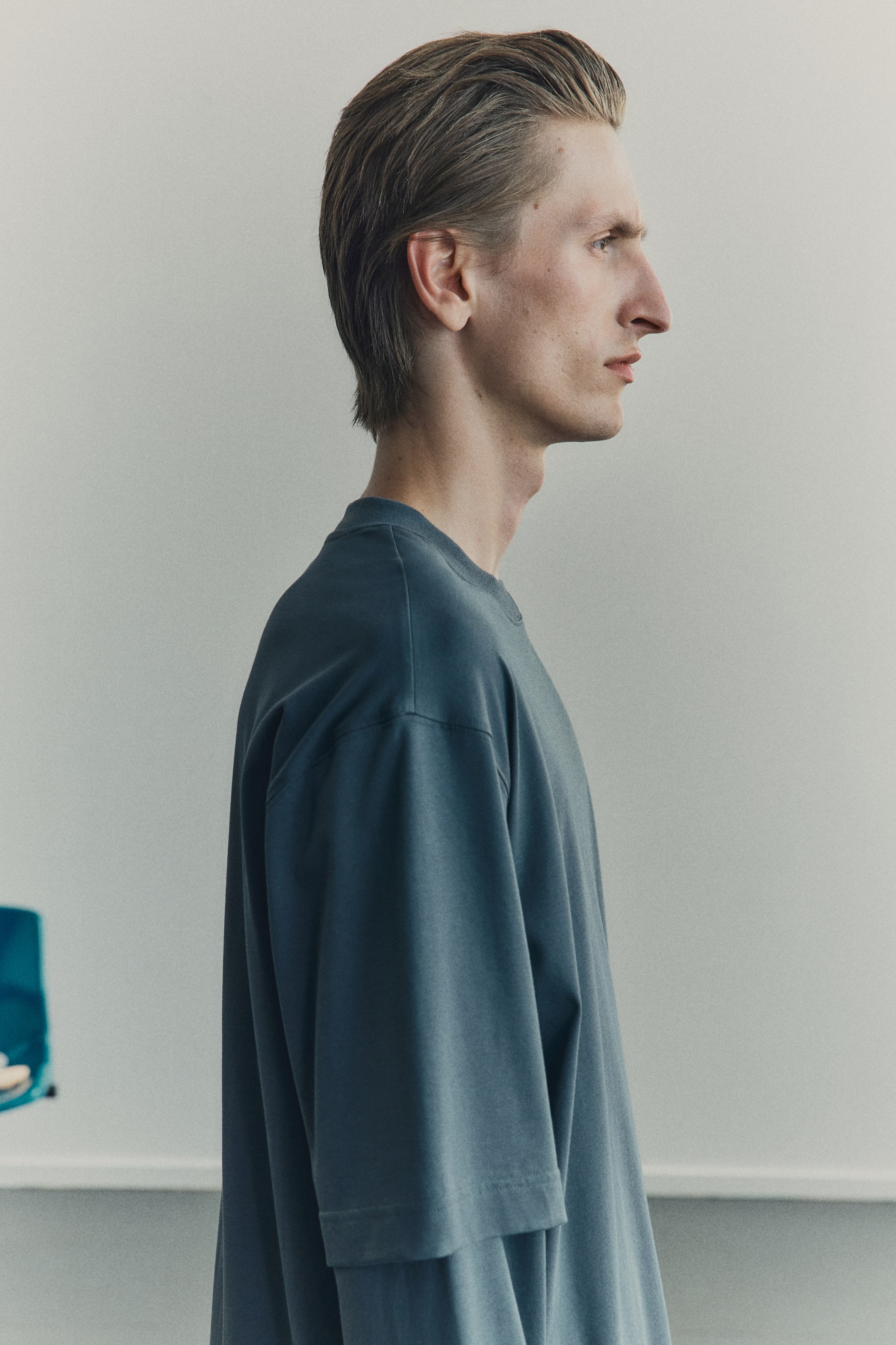 Agrandir l'image: T-shirt à effet superposé en coton pima - Gris foncé - HOMME | H&M CH 4