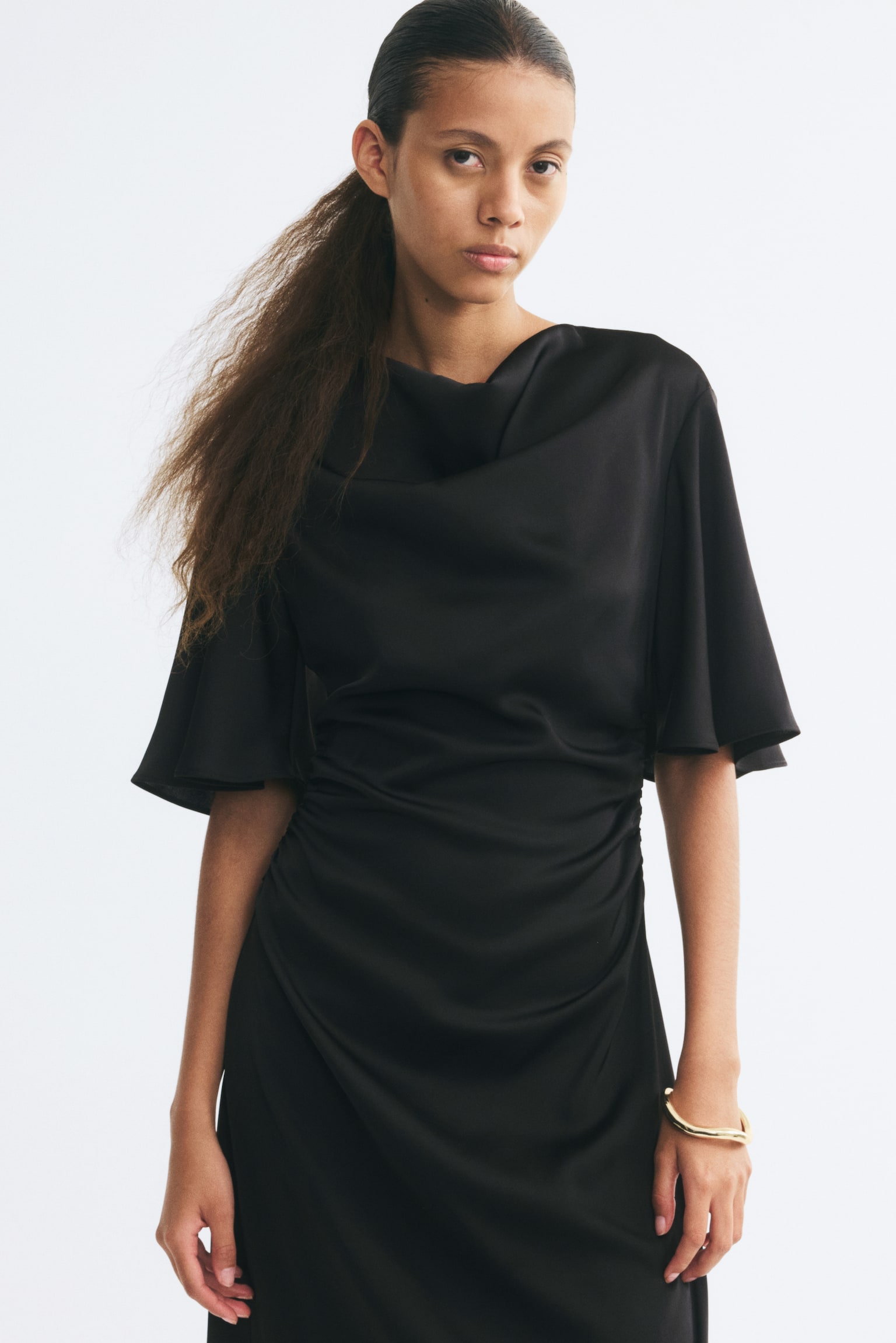 Женское платье H&M Draped satin, цвет: Чёрный — фото 4