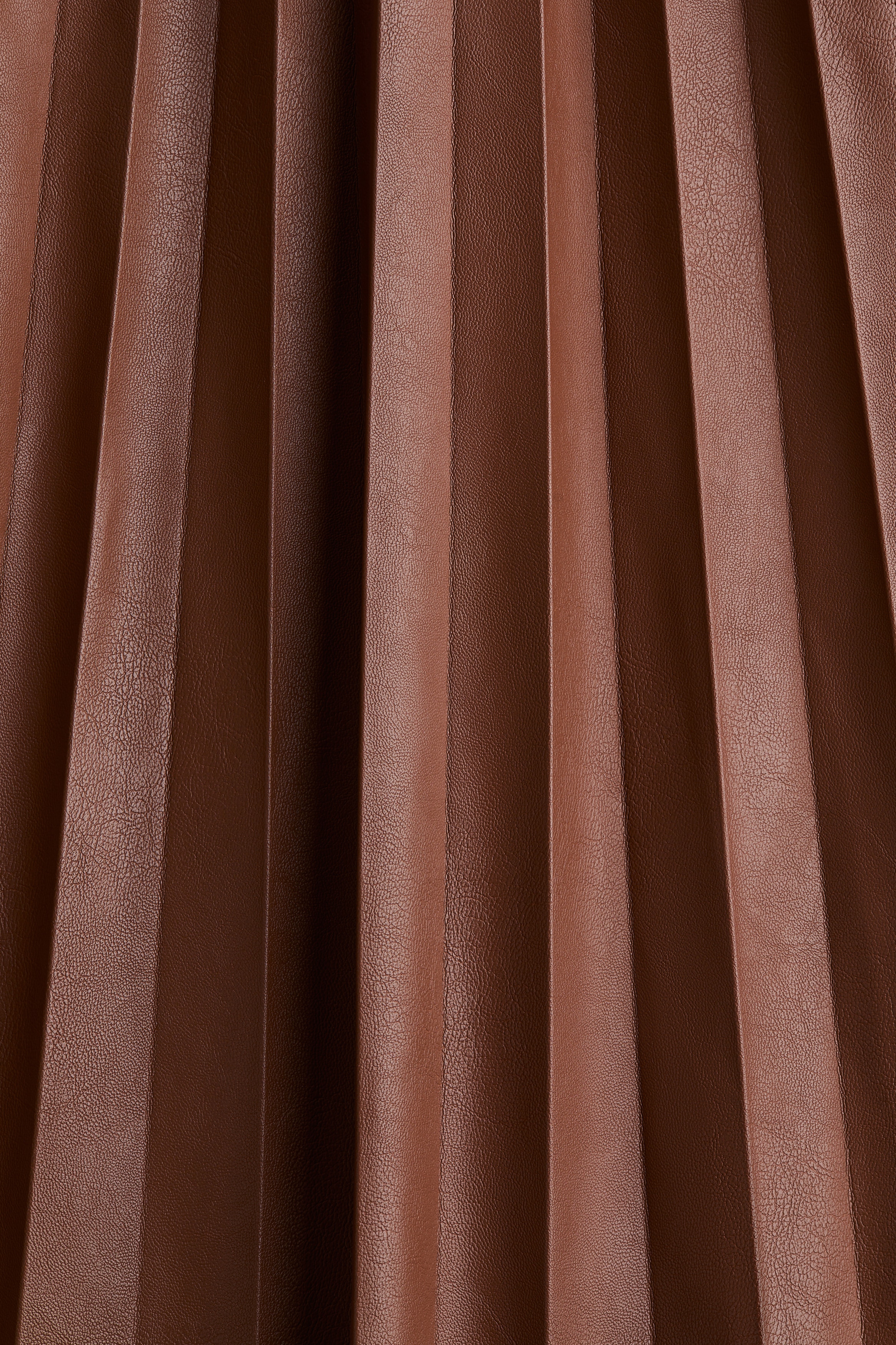 Coated plissé skirt