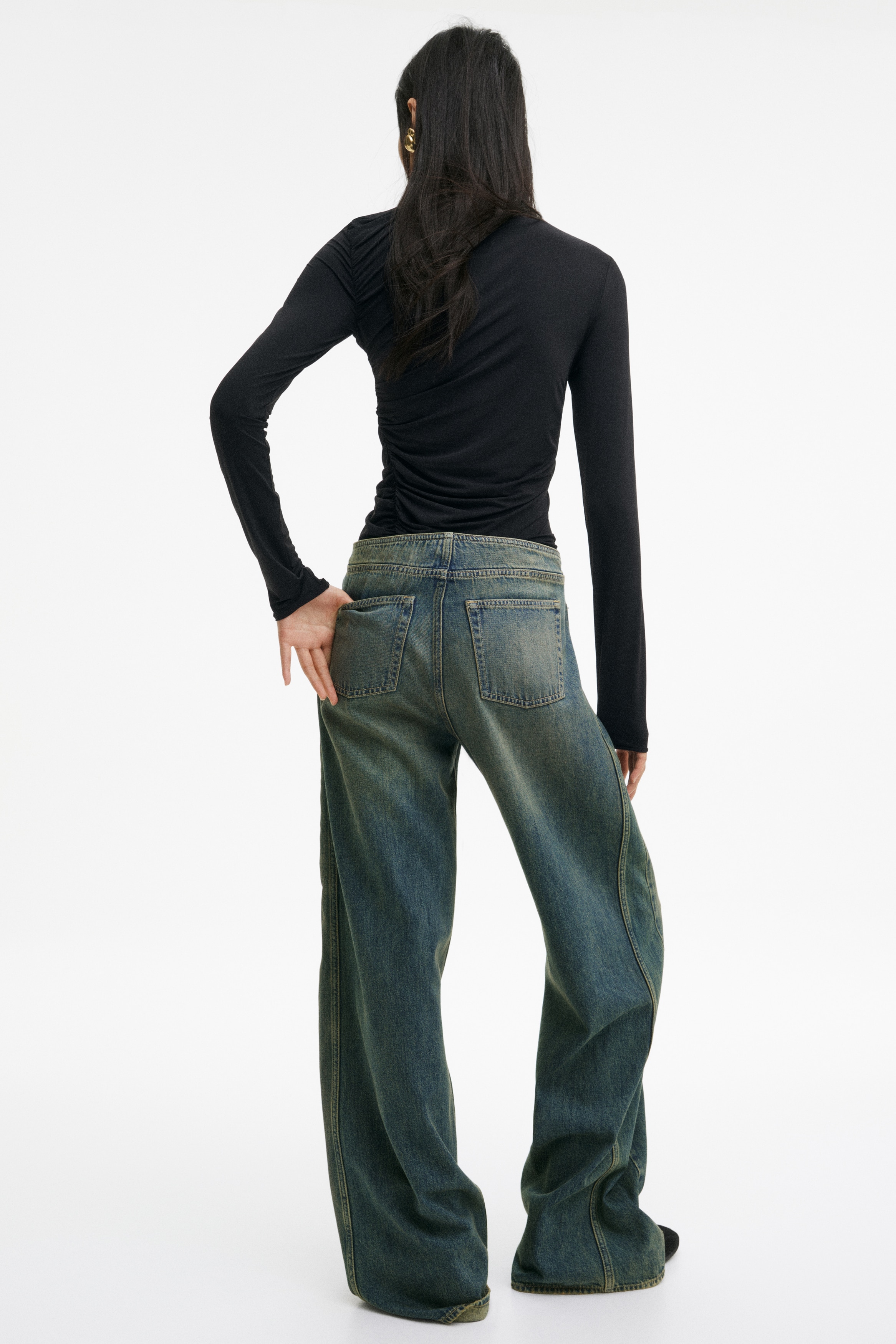 ローライズバギージーンズ |ルーズ、ライトウォッシュ&リップド | H&M JP