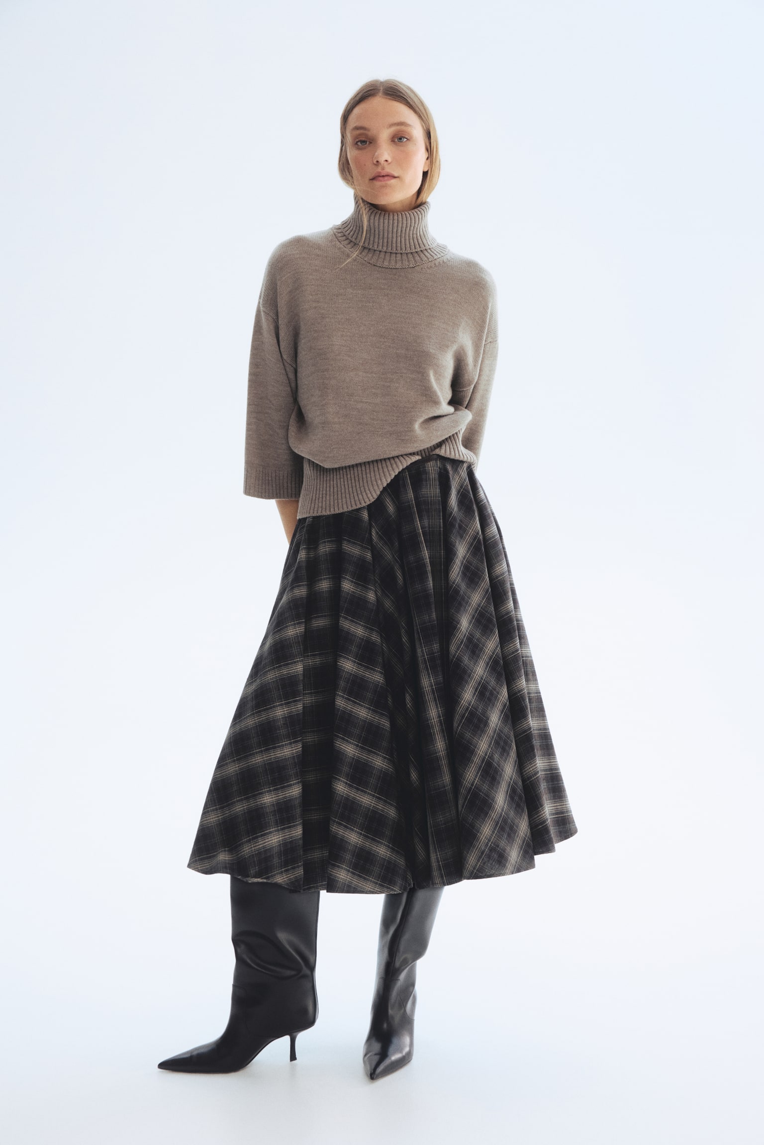 Fine-knit polo-neck jumper - Mole/Dark brown - 5