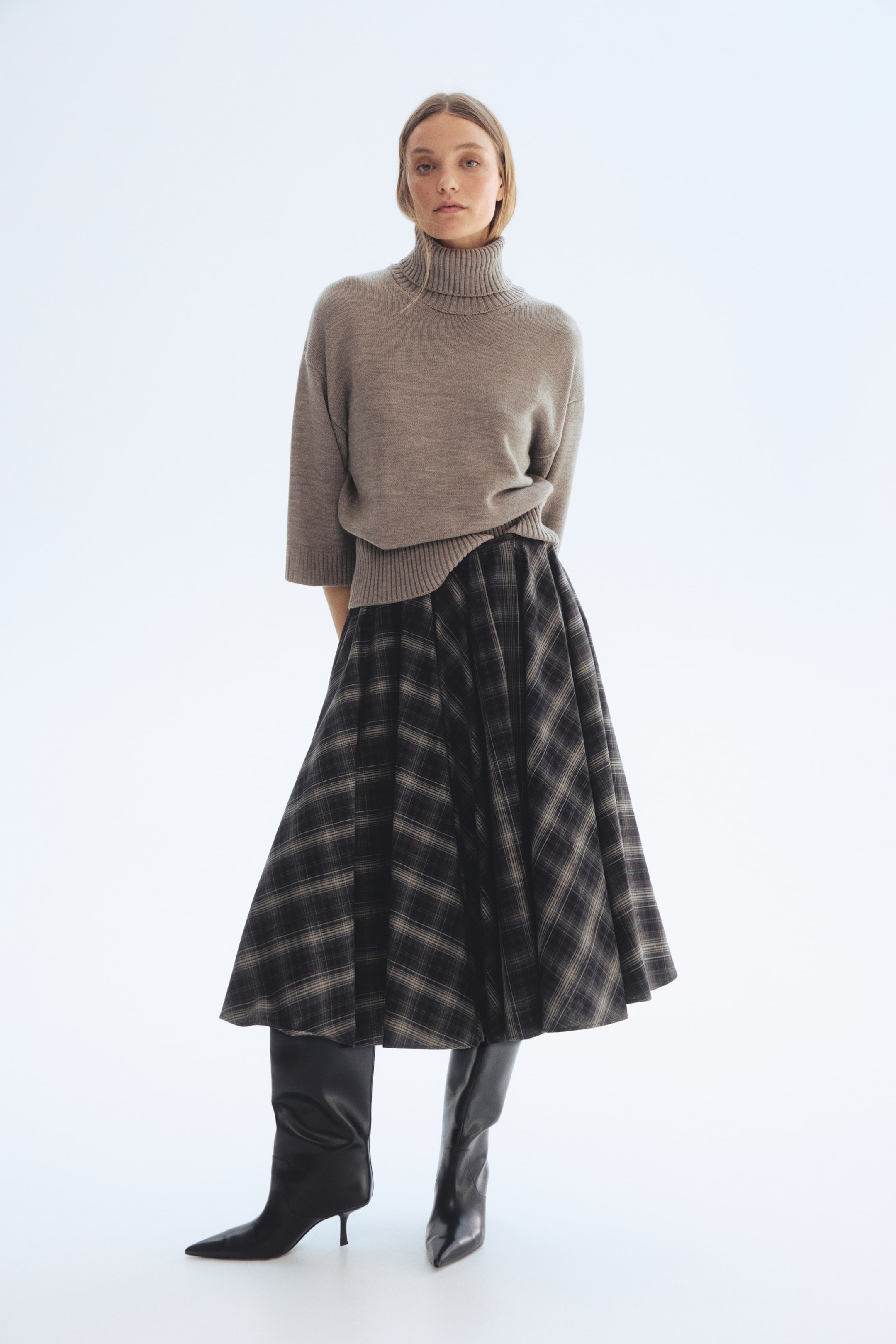 Женские свитеры H&M Fine-Knit Turtleneck Sweater — фото 5