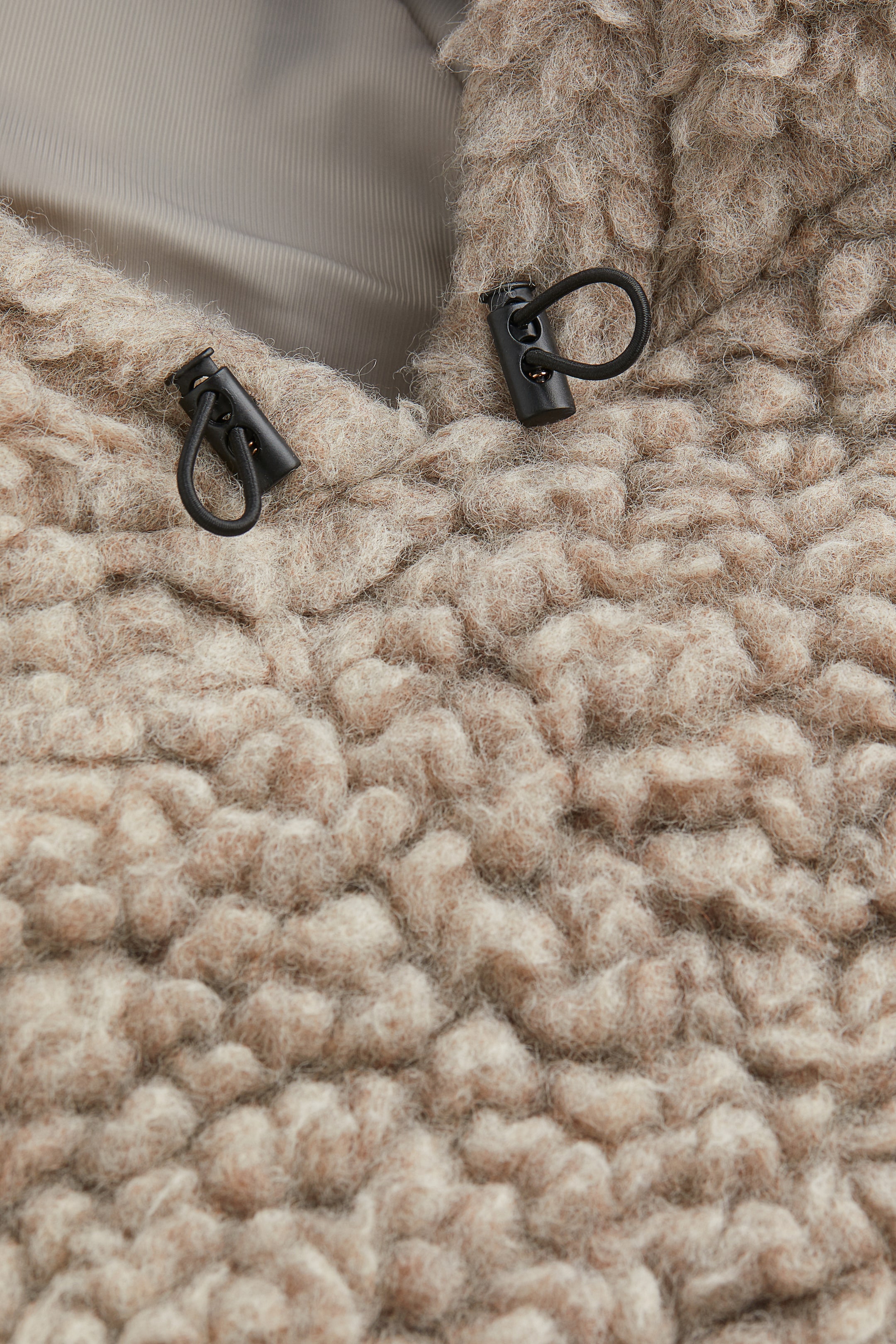 Visa större bild: Oversized wool-blend popover jacket - Gråbeige - DAM | H&M SE 2