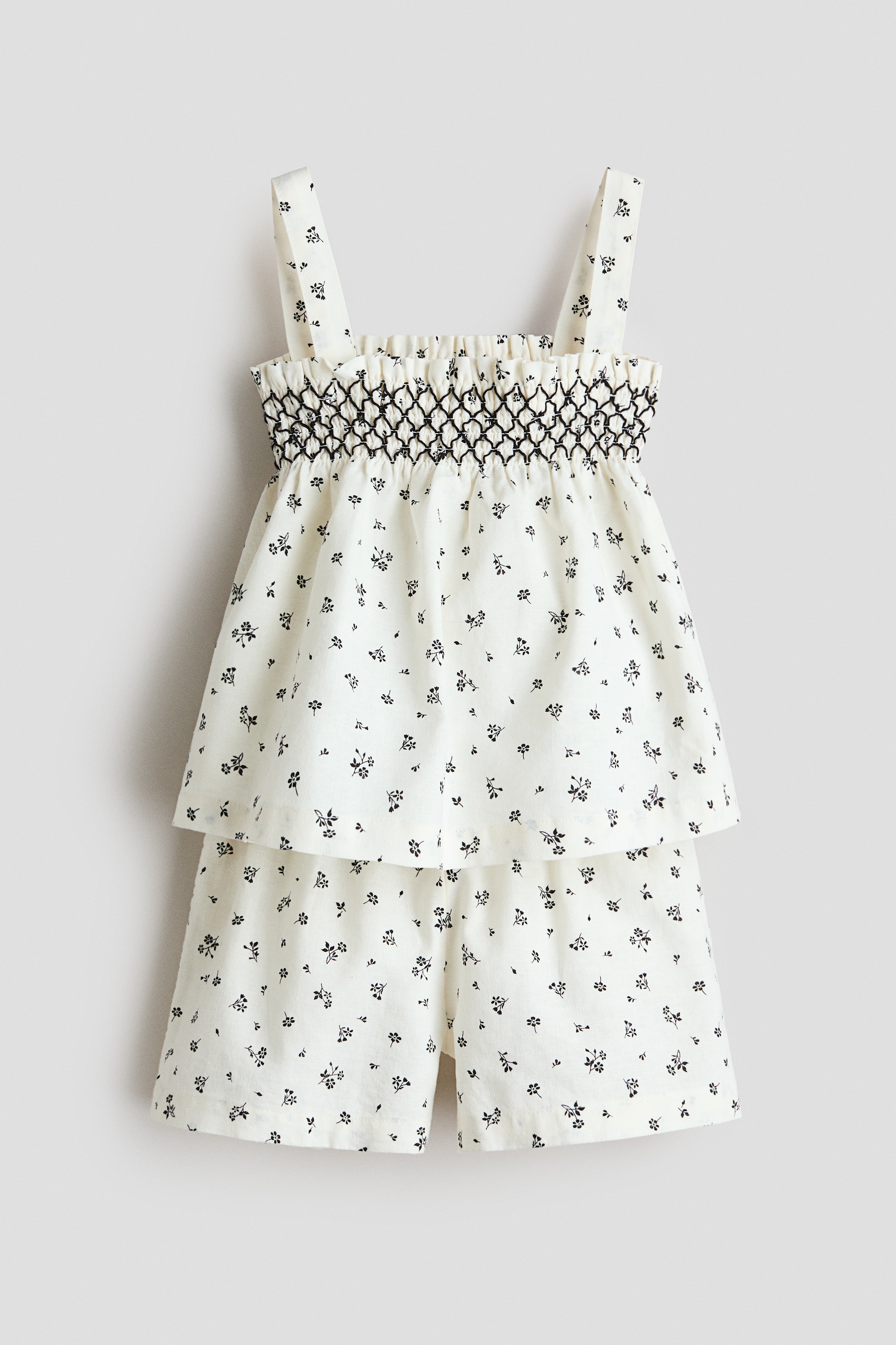 2-Piece Linen-Blend SetModel