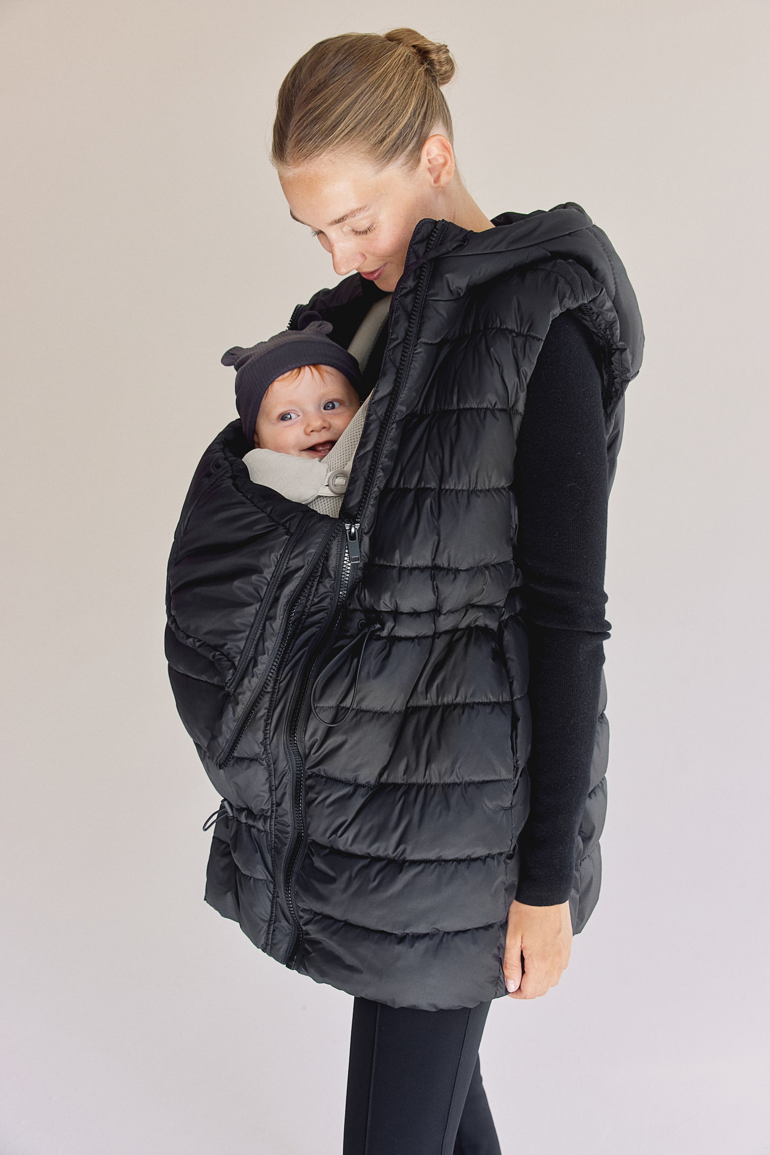 MAMA Before & After Babywearing puffer gilet - Black - 1