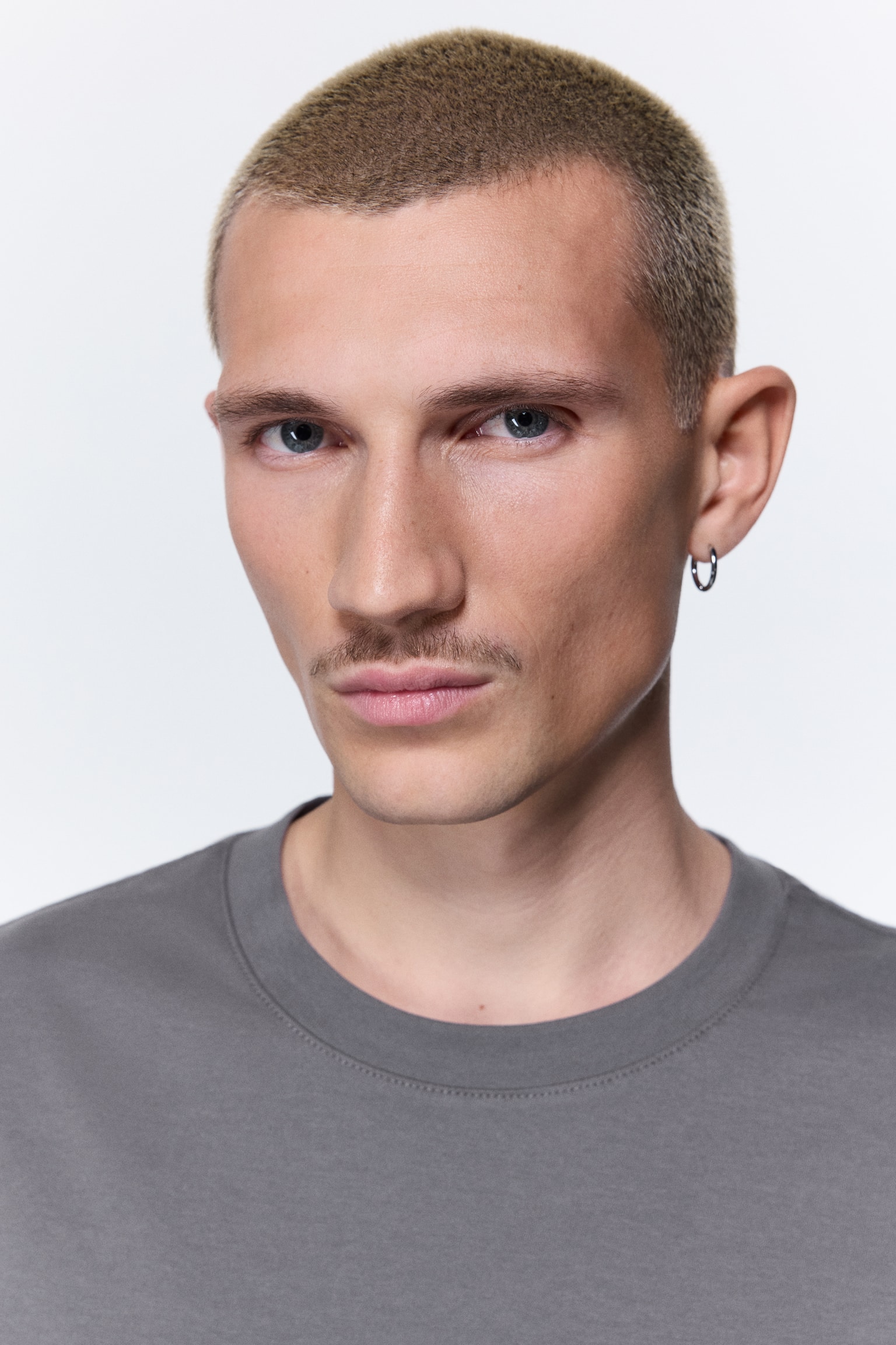 טישירט Regular Fit - אפור כהה/לבן/שחור/ורוד/תכלת/כחול נייבי/אפור מלאנז' - 5