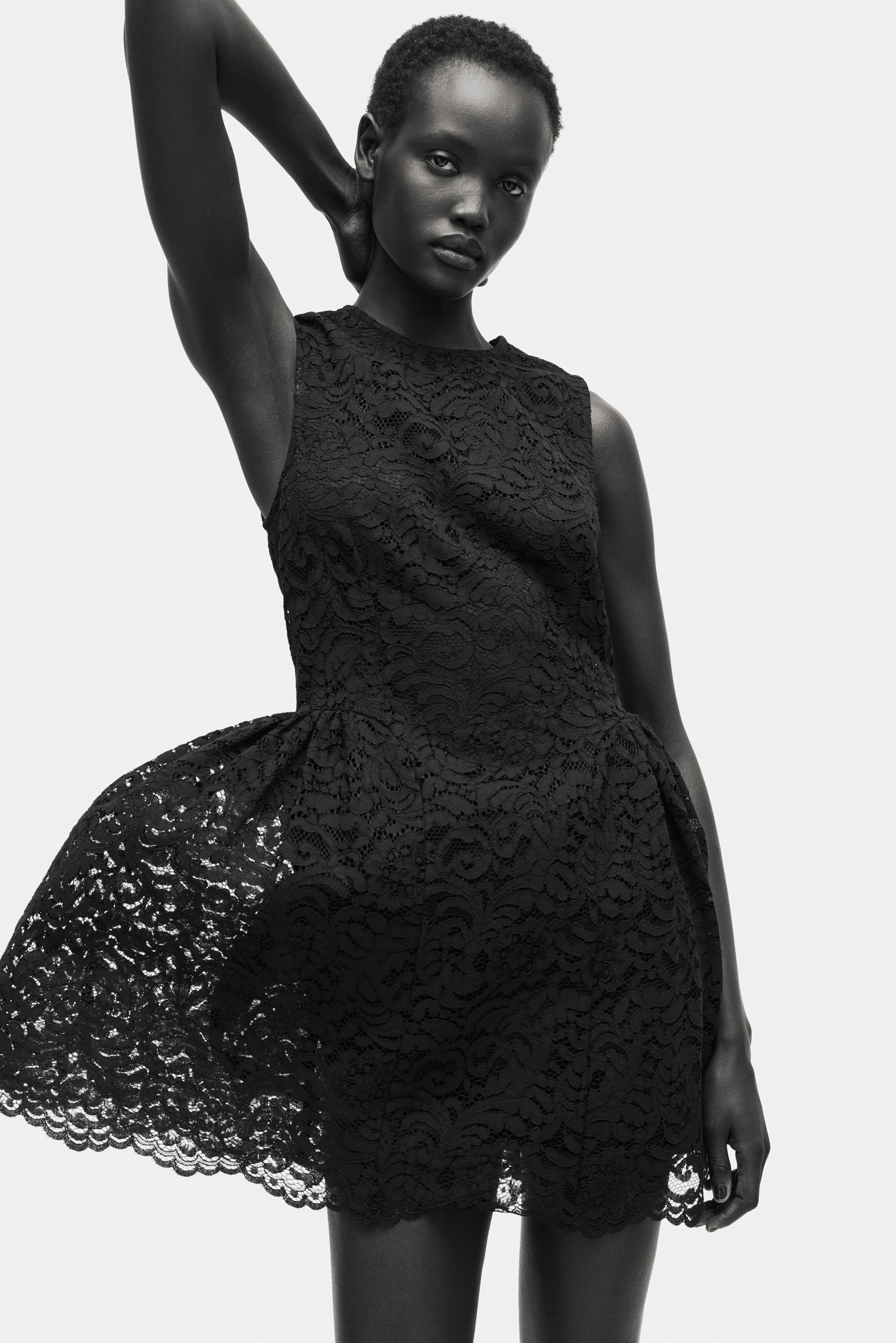 H & M - フレアスカート レースワンピース - ブラック H & M - フレアスカート レースワンピース - ブラック