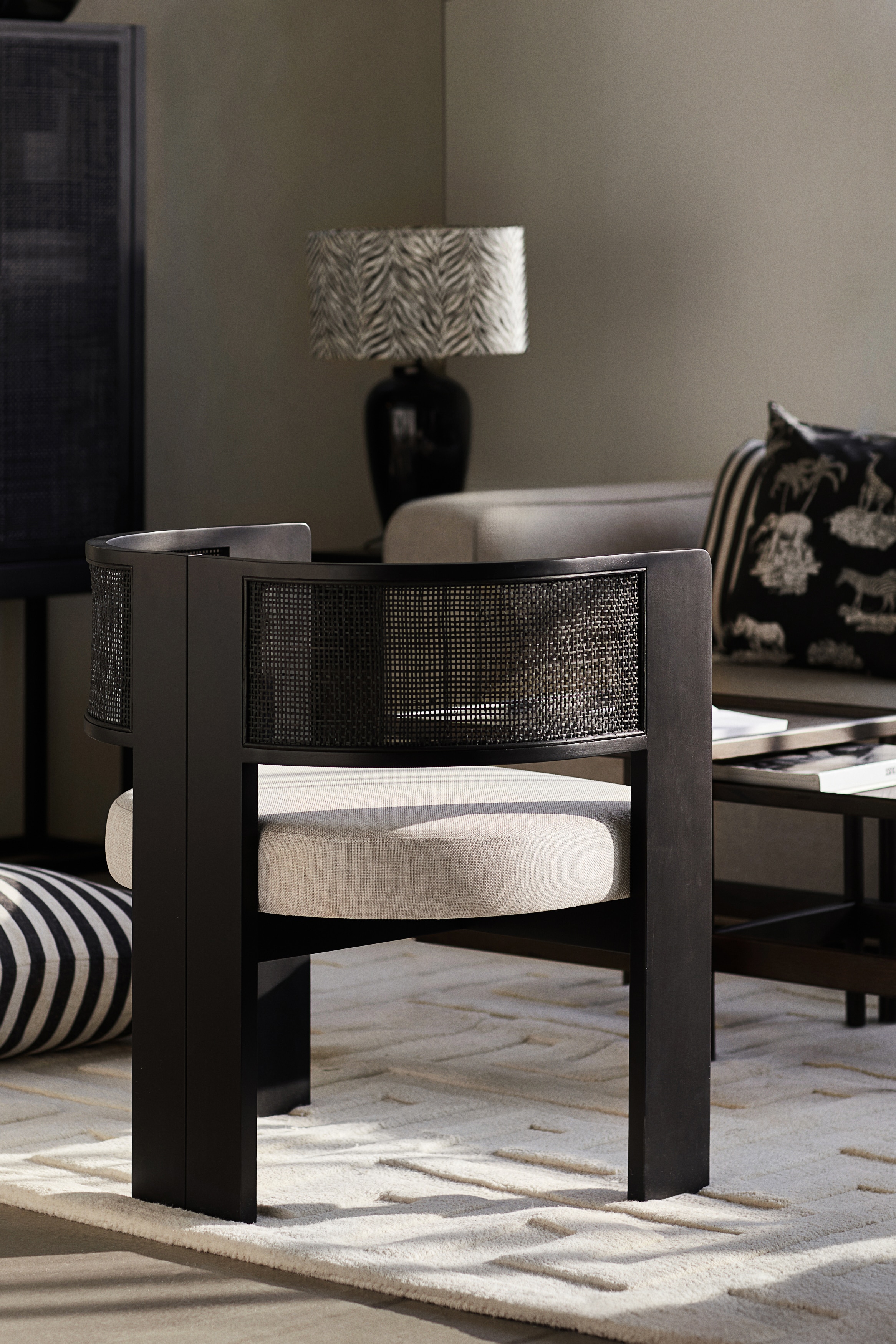 Fauteuil relax en acajou - Noir/color block
