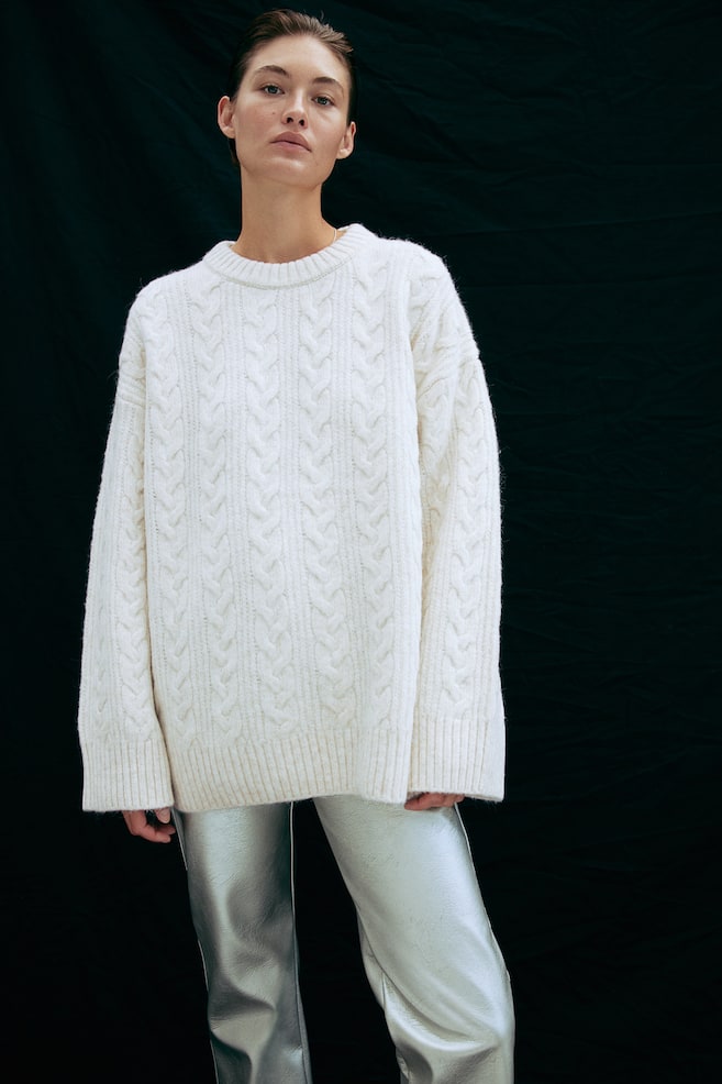 Oversized Pullover mit Zopfmuster - Naturweiß - 1