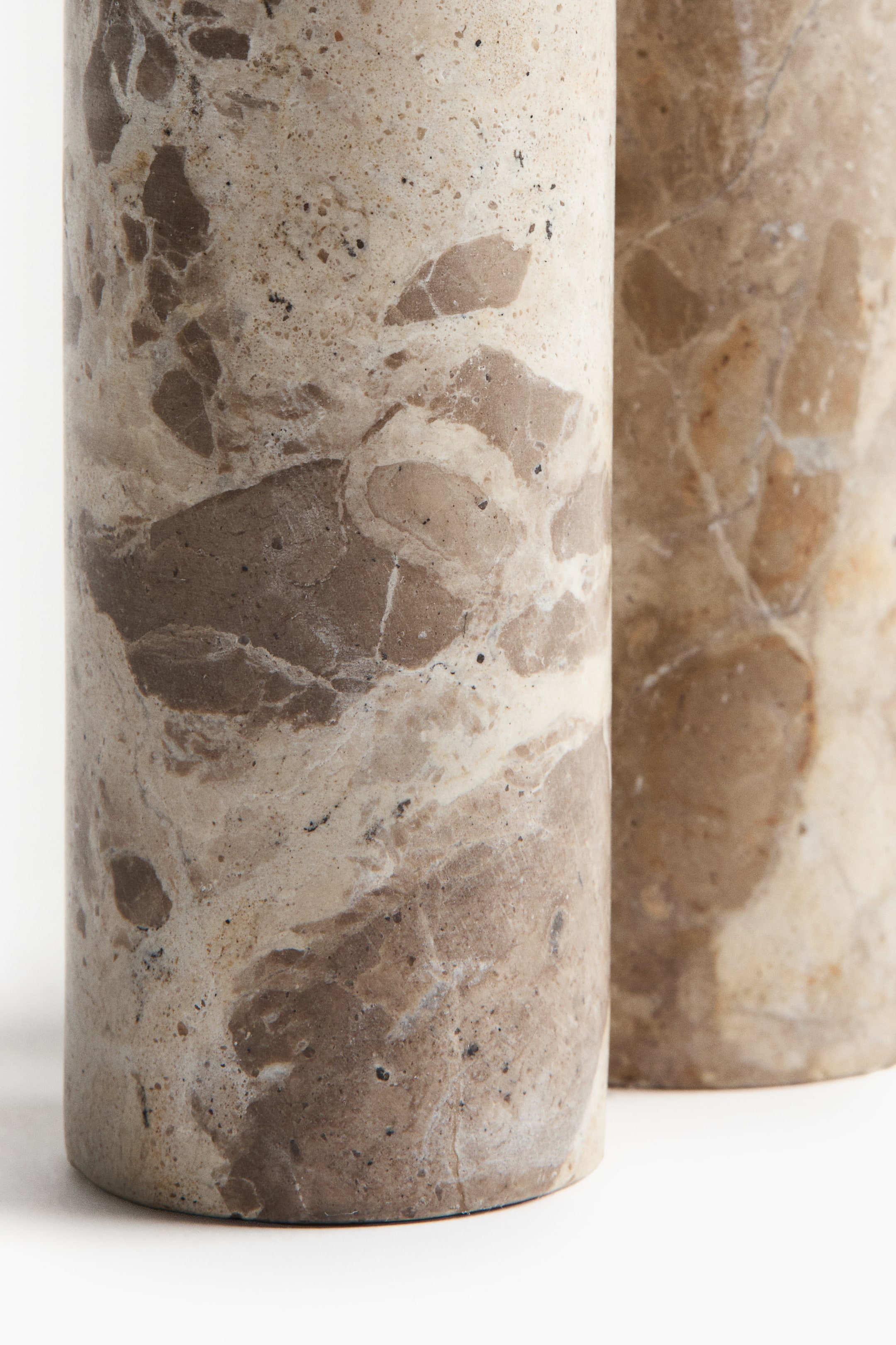 View larger image: Marble salt and pepper shakers - Beige/Marbled - Home All | H&M GB 3