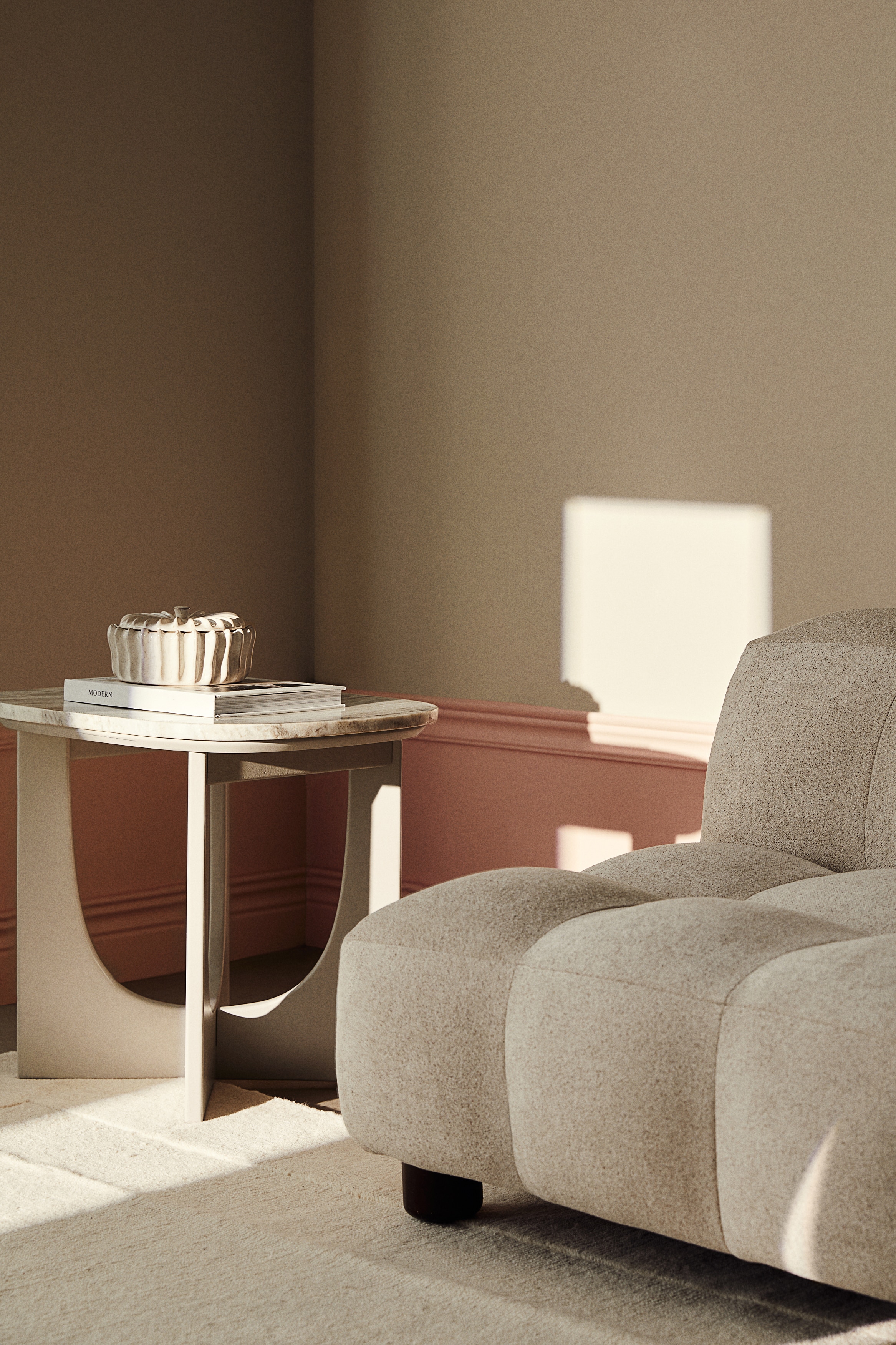 Sidebord i marmor - Lys beige/Brun