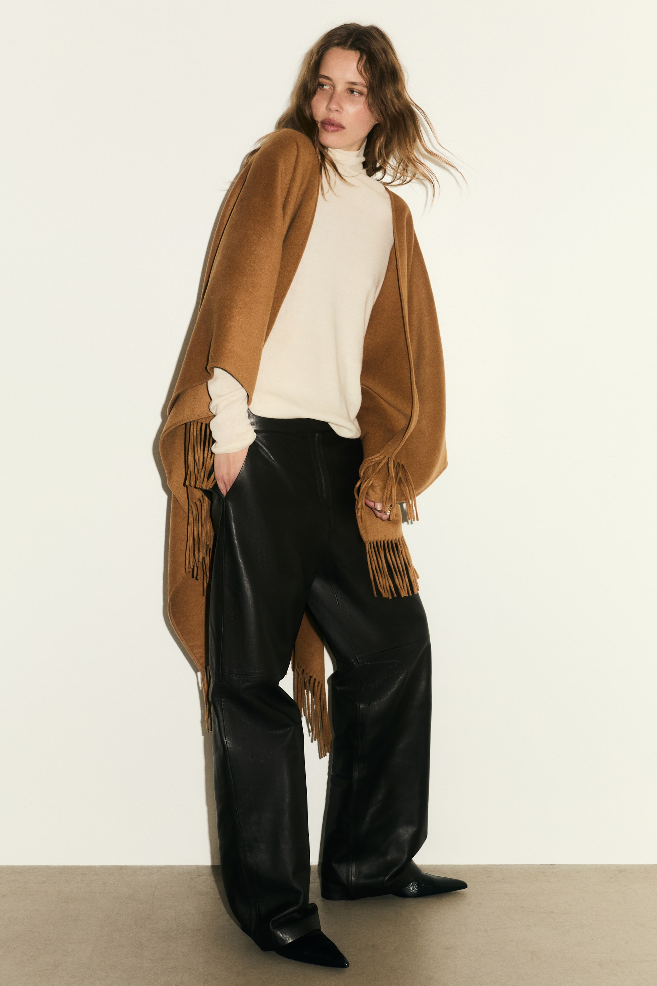 Agrandir l'image: Cape en laine mélangée - Beige foncé - FEMME | H&M BE 3