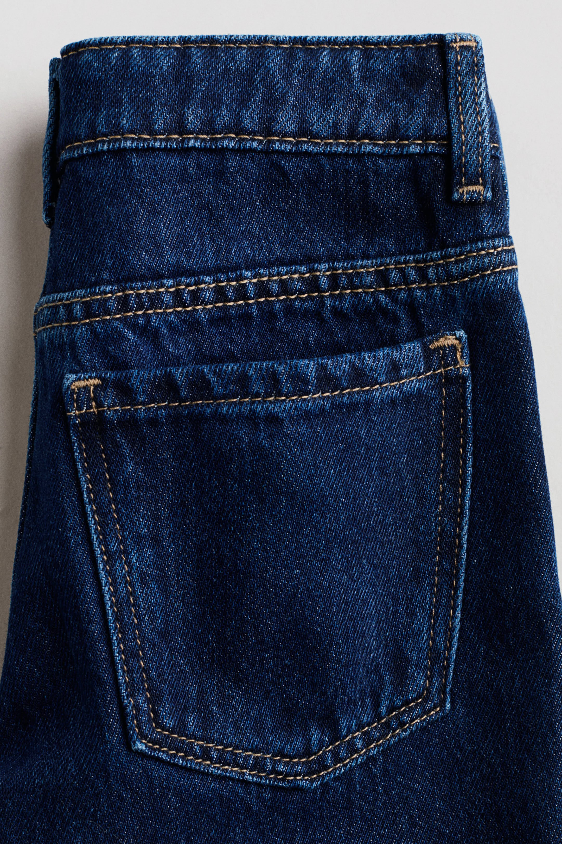 Loose-Fit Jeans