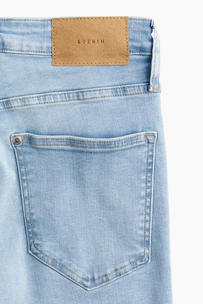 Flared Ultra High Jeans - Lys denimblå - 2