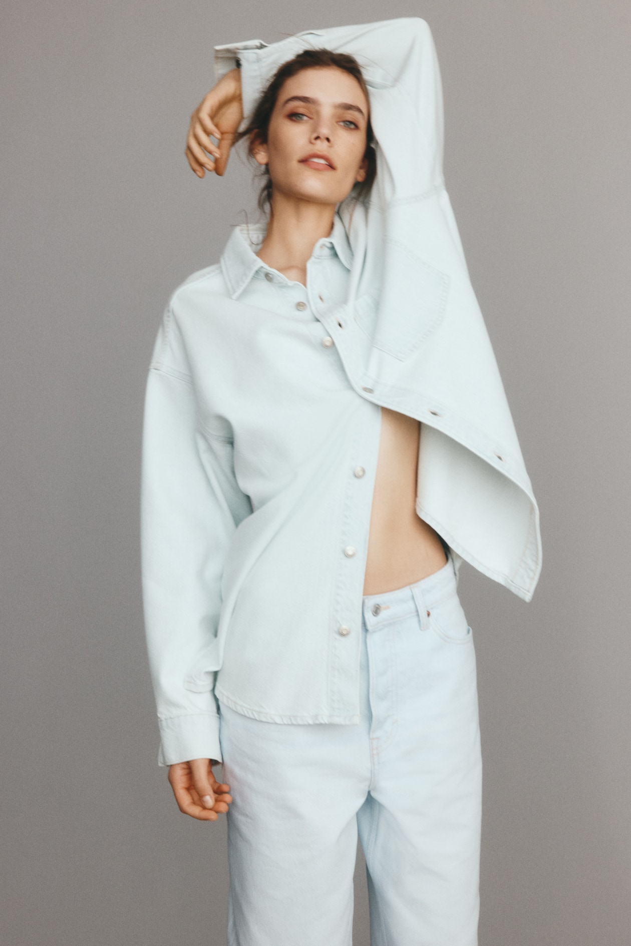 Feather Soft Oversized denim shirt Pale denim blue Ladies H&M