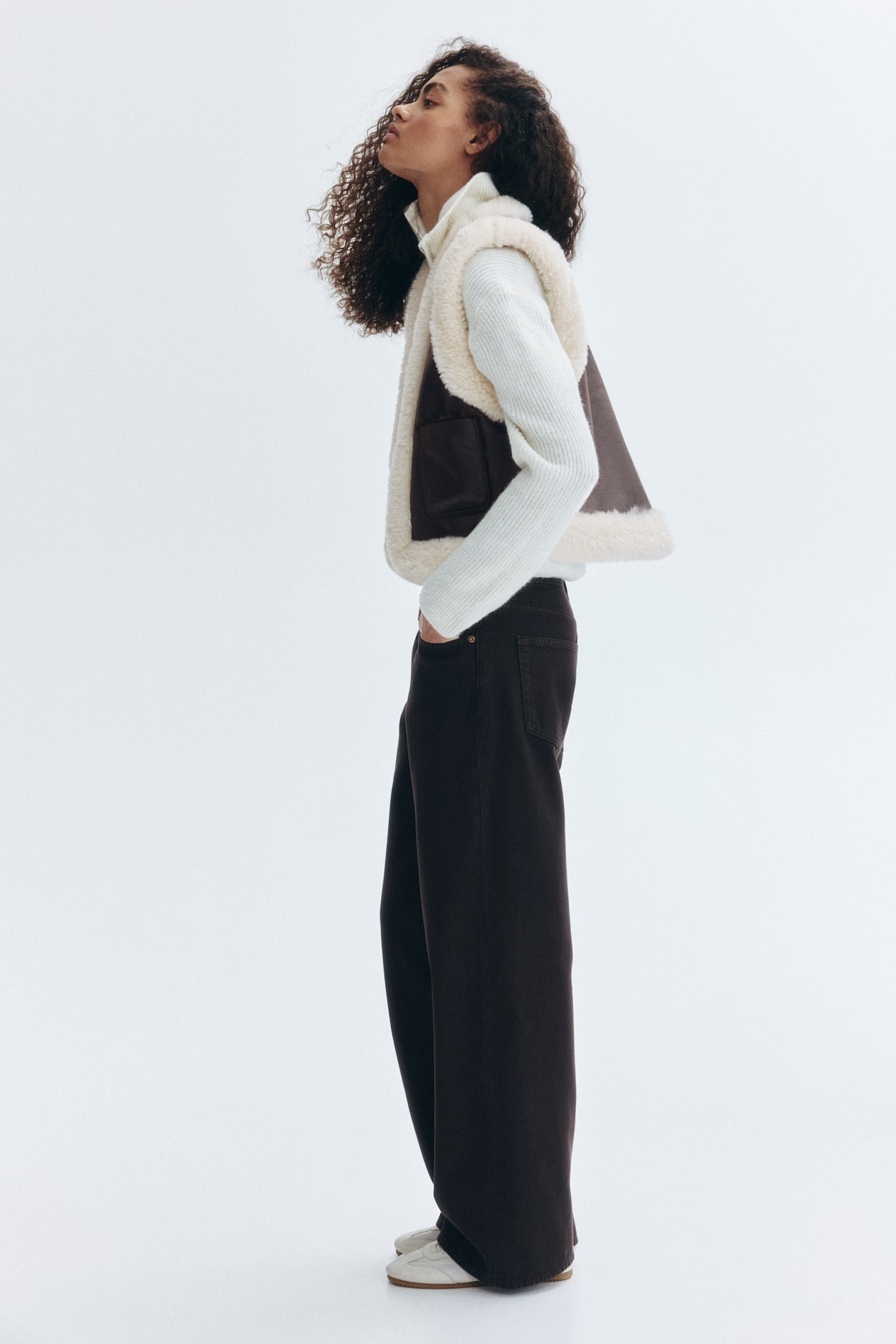 Fluffy-Trimmed Vest - image 3
