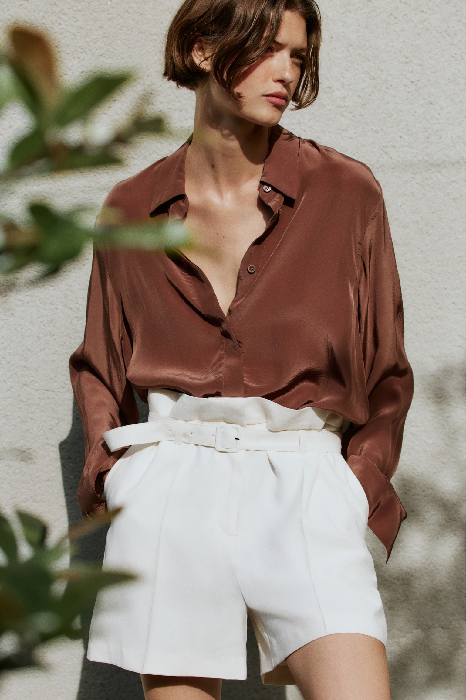 Belted viscose-blend shorts - Cream/Black - 1