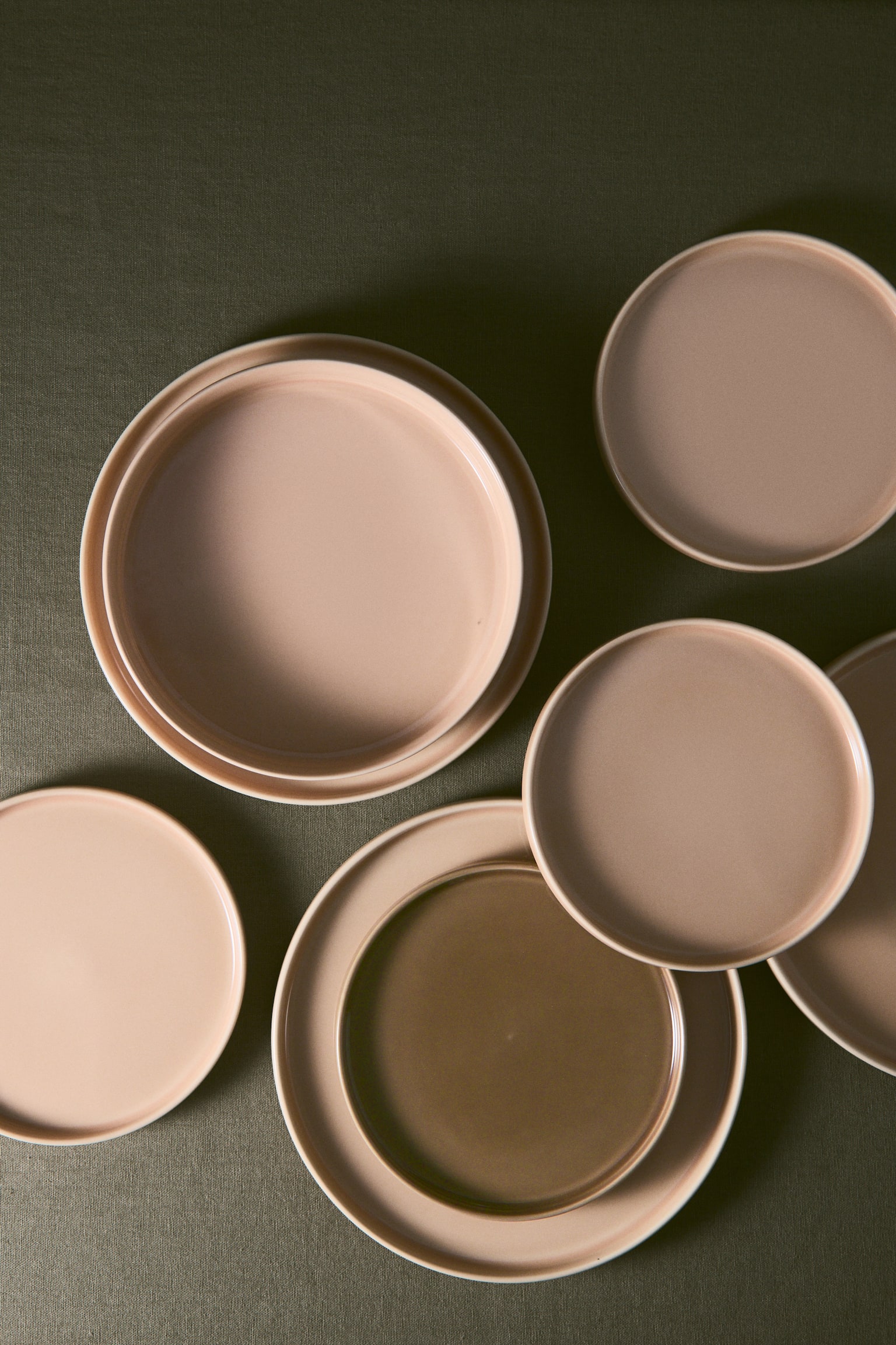 Pack de 2 platos medianos de gres - Marrón/Rosa claro/Blanco - 2