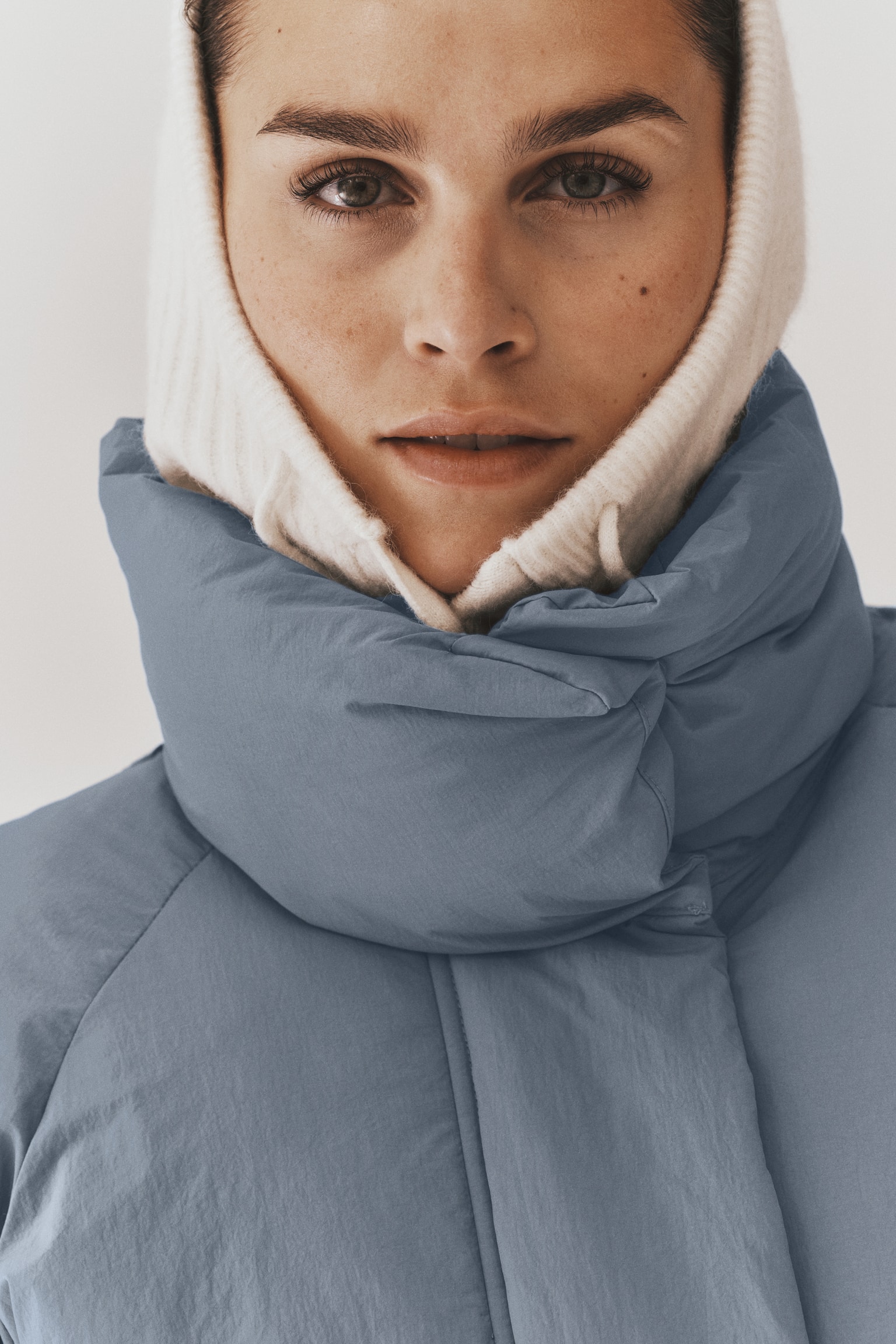 Женская куртка H&M Move Sports Puffer Jacket with ThermoMove™, цвет: Глиняный — фото 4