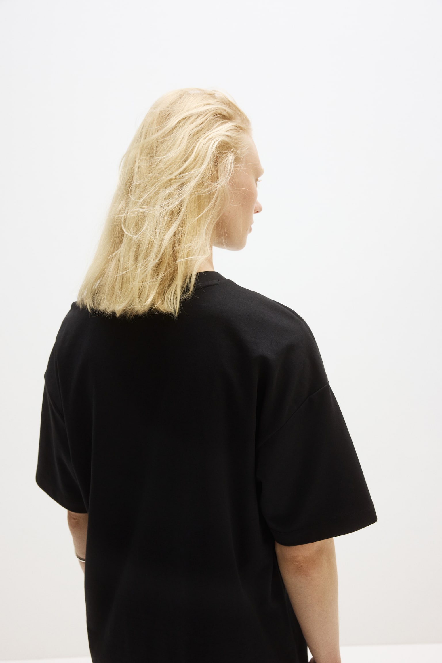 Женская футболка H&M Cooling Oversized Fit, цвет: Чёрный — фото 5